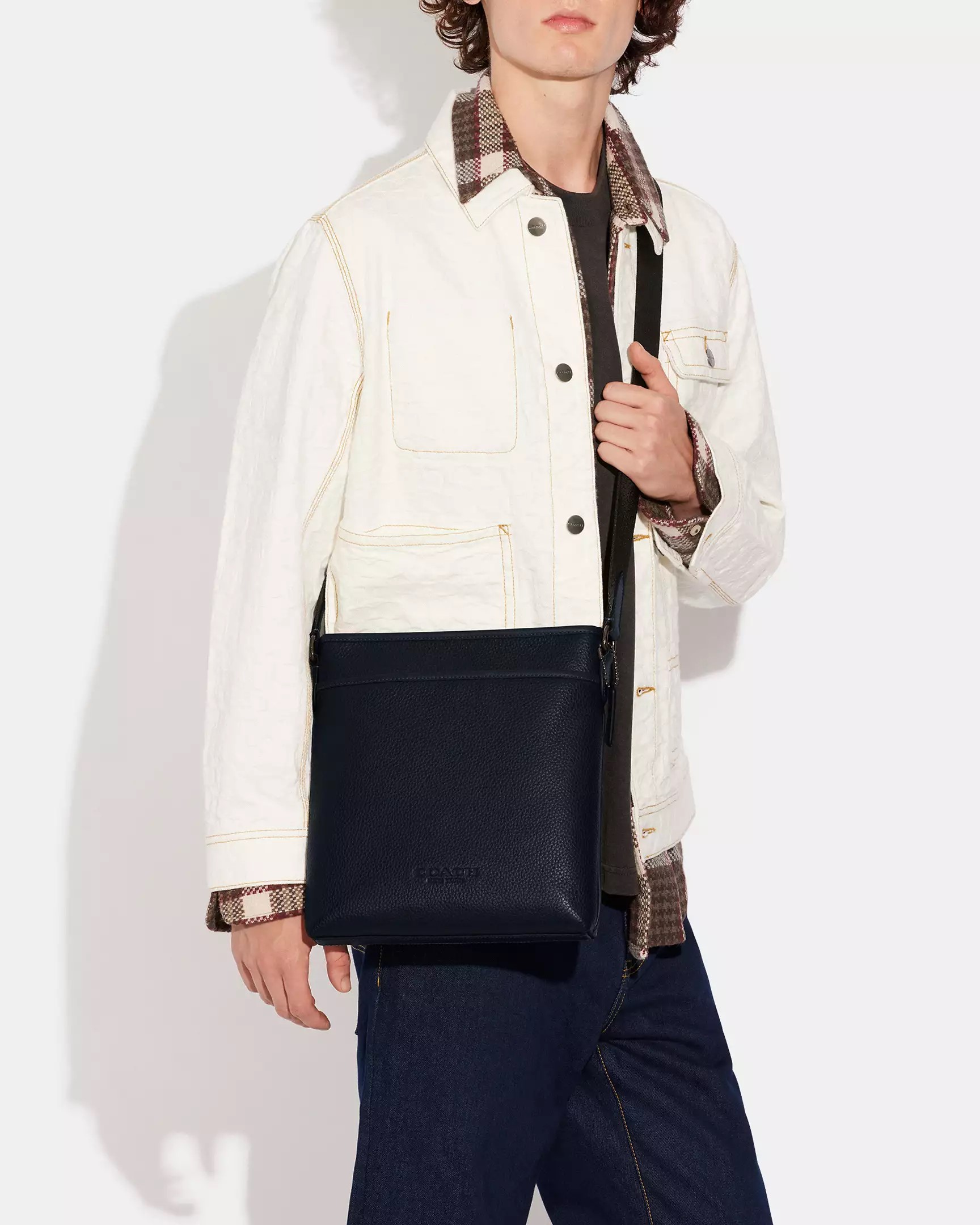 Túi nam đeo chéo Coach Gotham Slim Crossbody Navy CC110 3
