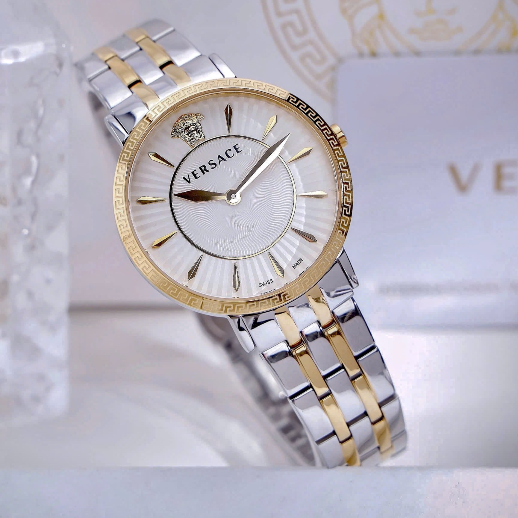 Đồng hồ đeo tay nữ Versace V-Eternal Lady Watch VEJL00622 2