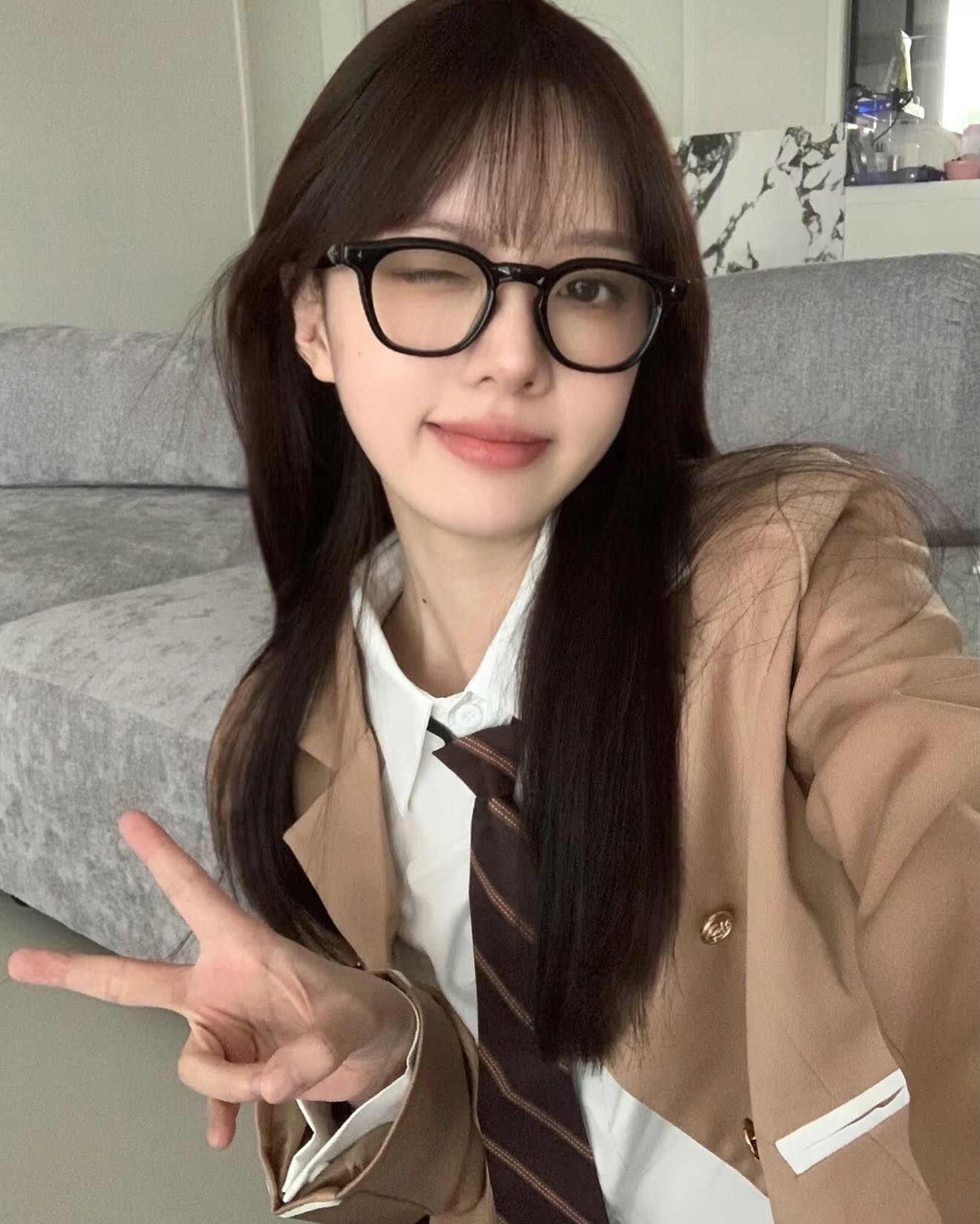 Mắt kính Gentle Monster Joze 01 Clear Lenses Black Acetate Frame 4