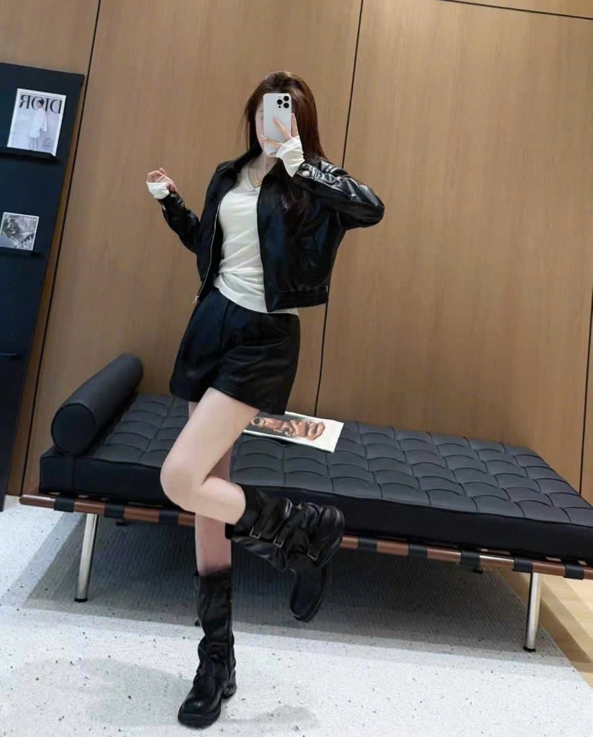Combo áo khoác da quần ngắn đen Miu Miu 7