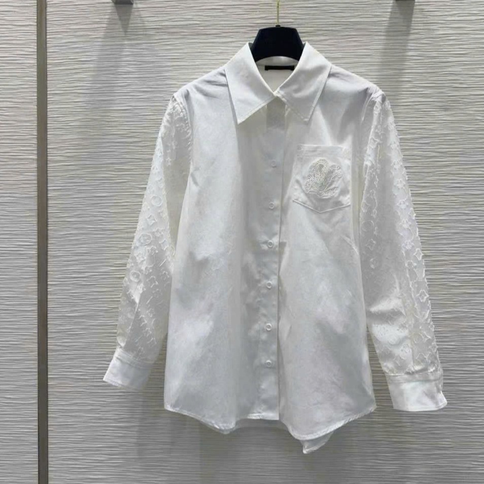 Combo áo sơ mi trắng tay dài quần jean xanh LV 2