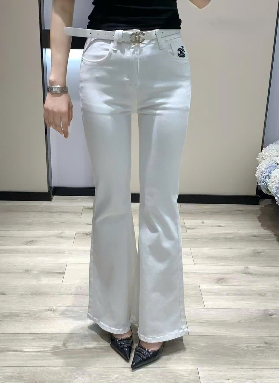 Quần dài nữ ống loe màu trắng Chanel 3