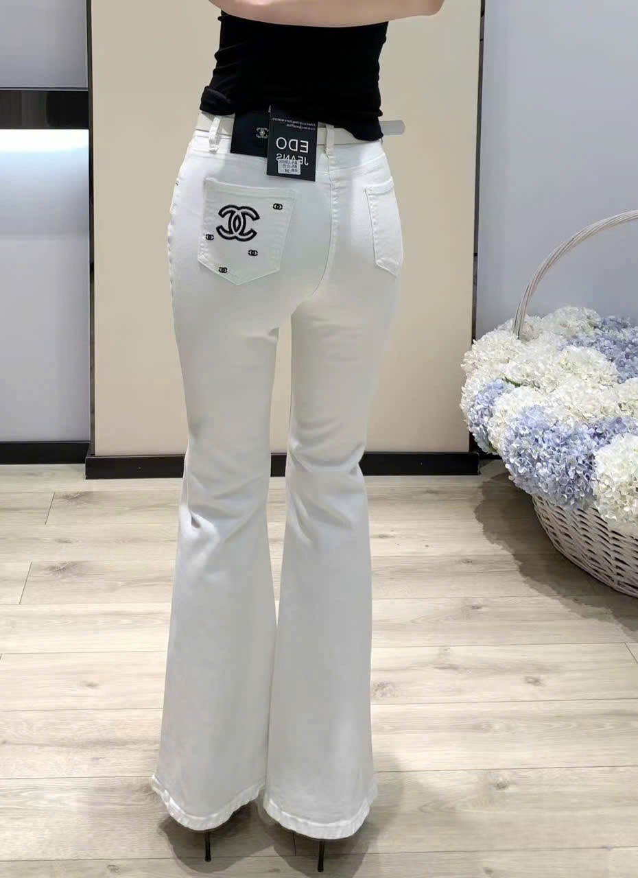 Quần dài nữ ống loe màu trắng Chanel 6