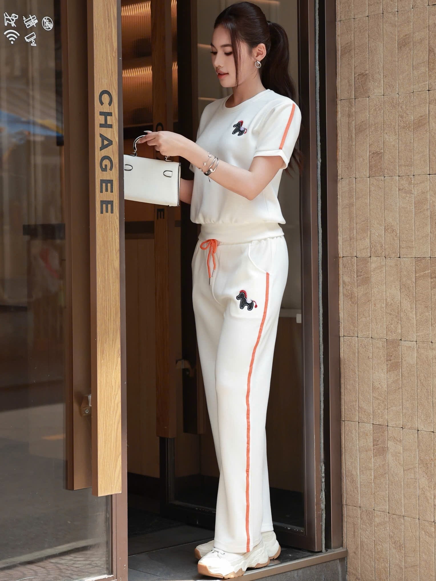 Combo bộ thun áo ngắn quần dài trắng đen Hermes 8