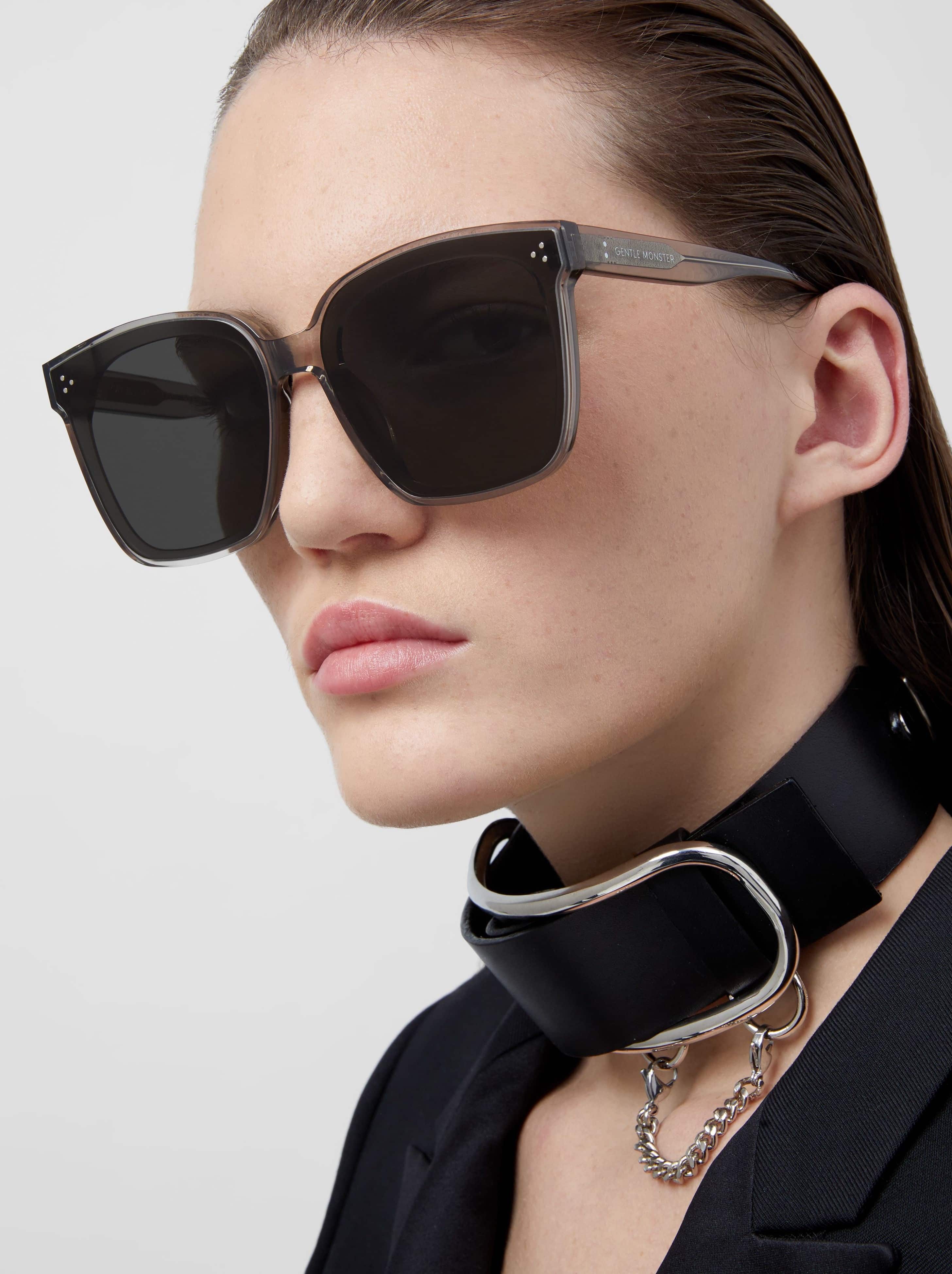 MẮT KÍNH GENTLE MONSTER DREAMER 17 GC2 BLACK LENSES OVERSIZED SQUARE FLATBAR FRAME 5
