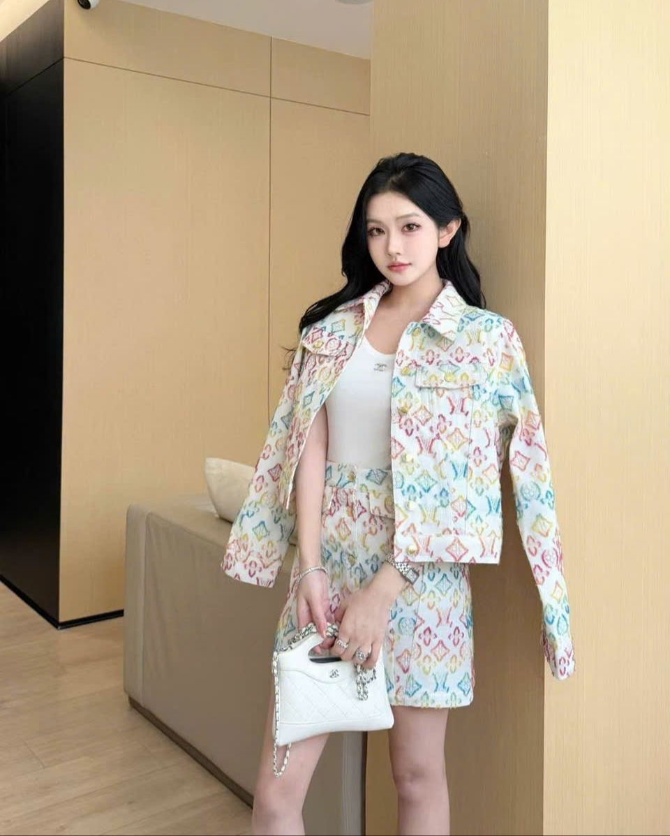 Combo full áo quần dài và váy ngắn LV màu loang 5