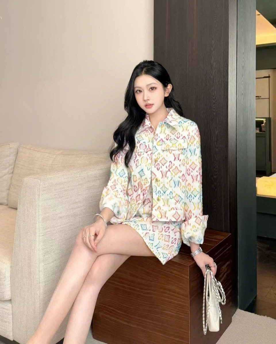 Combo full áo quần dài và váy ngắn LV màu loang 11