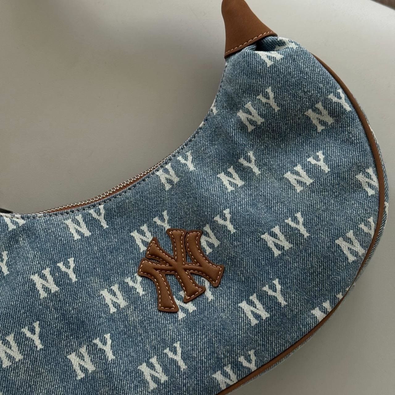 Túi xách MLB Classic Monogram Vintage Denim Hobo Bag New York Yankees Blue 3ABQMV55N-50BLL 3