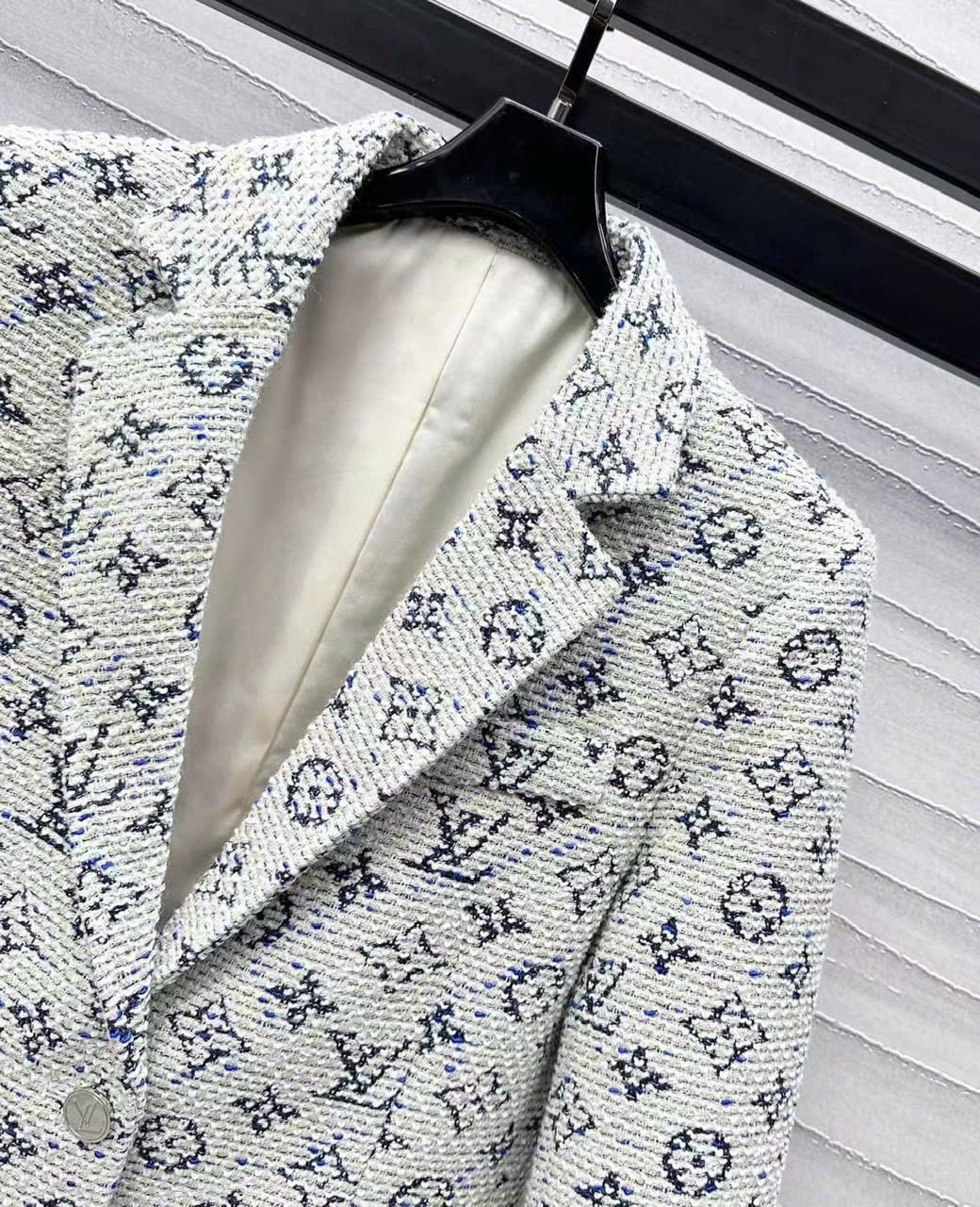 Áo khoác nữ tay dài Louis Vuitton xám 10