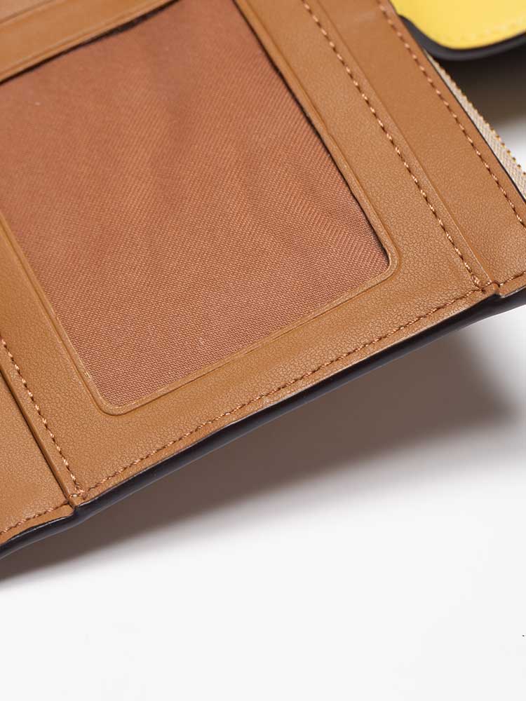Ví cầm tay điện thoại Coach Phone Wallet In Signature Canvas With Dreamy Veggie Print C8751 3