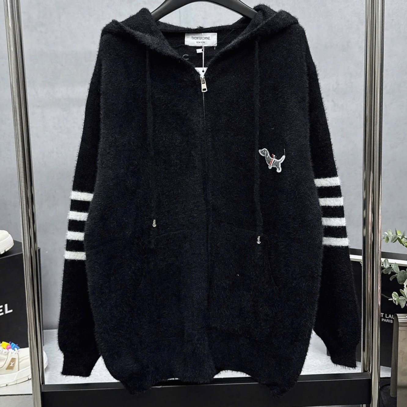 Áo khoác len nữ trắng đen Thom Browne 4