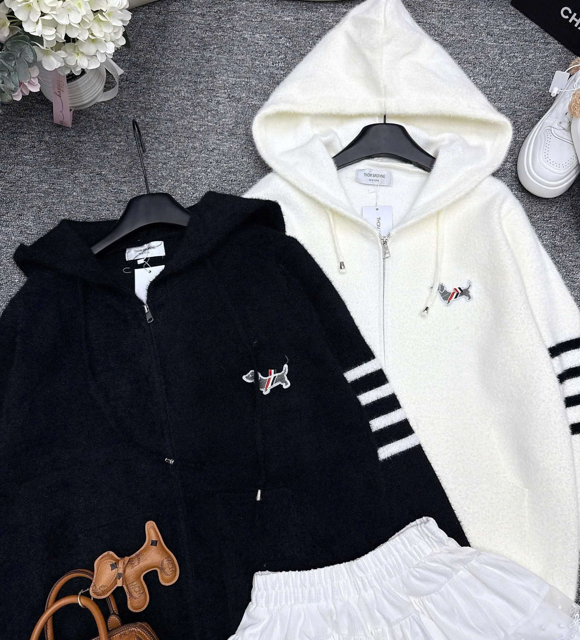 Áo khoác len nữ trắng đen Thom Browne 7