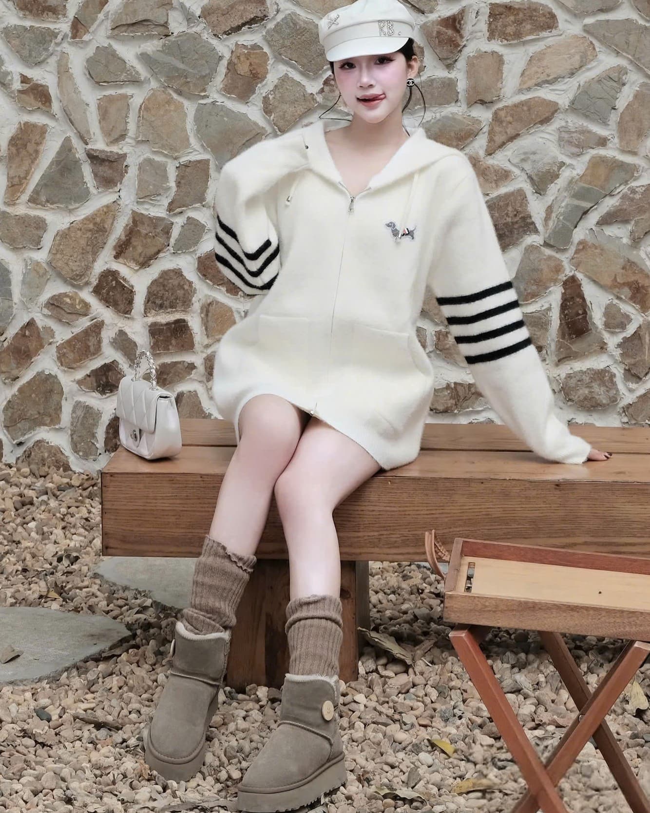 Áo khoác len nữ trắng đen Thom Browne 14