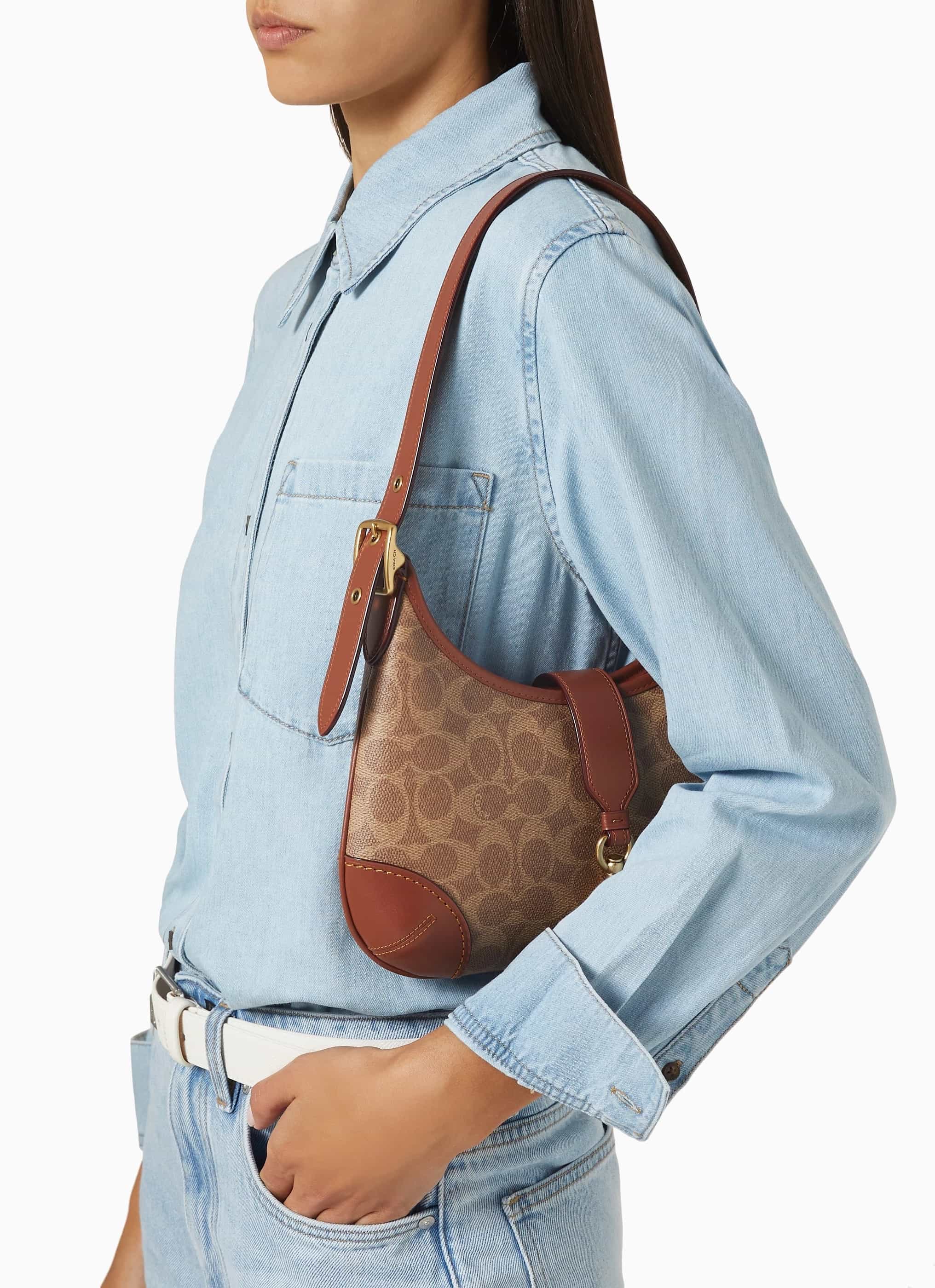 Túi nữ kẹp nách Coach Hamptons Hobo Bag In Signature Canvas Tan Caramel CY934 6