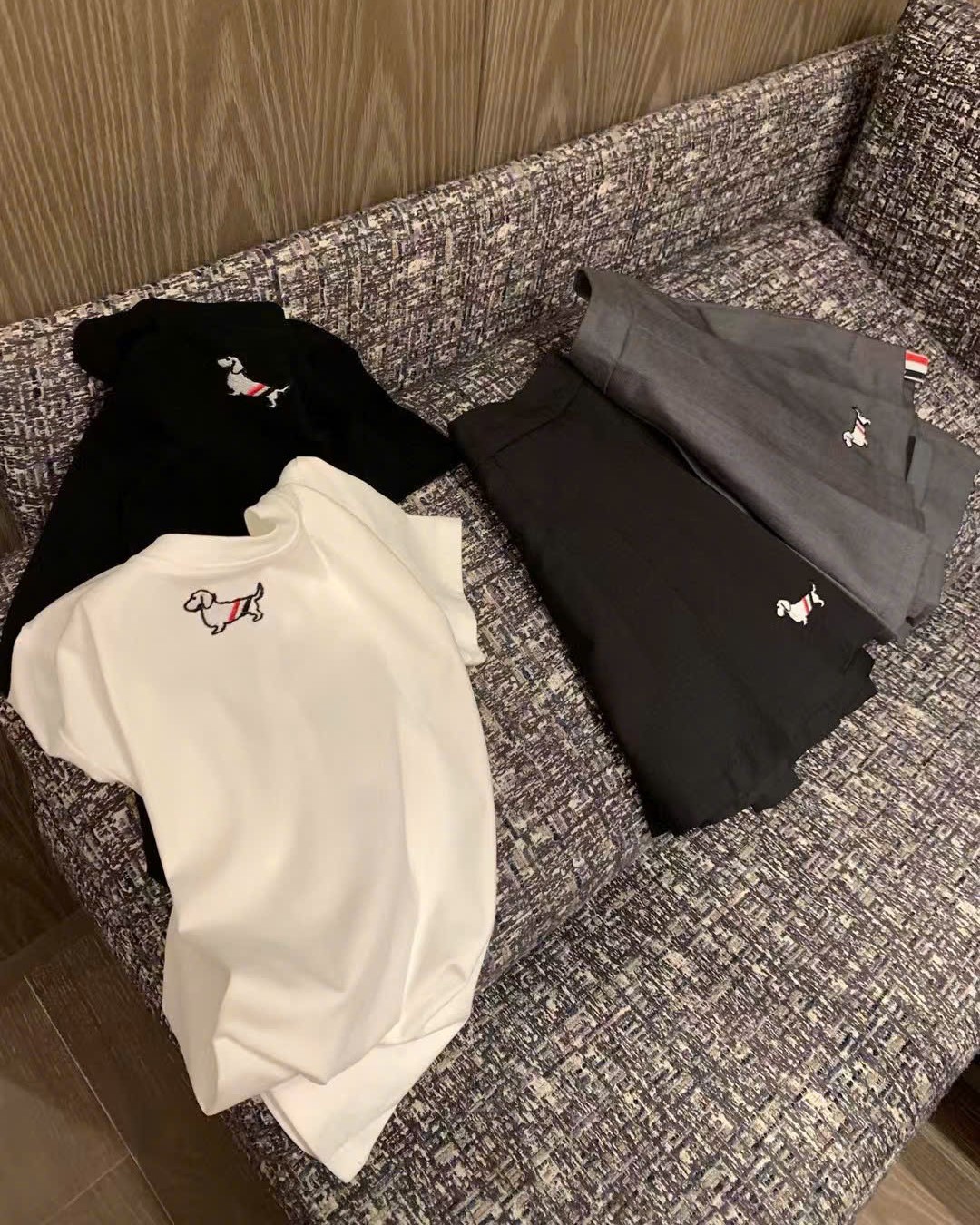 Combo áo thun váy xếp ly ngắn Thom browne 5