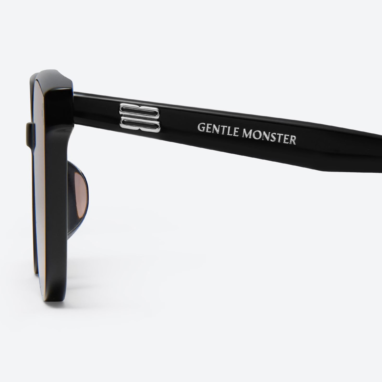 Kính mát Gentle Monster By 01 (OR) Orange Lenses Black Acetate Frame 1