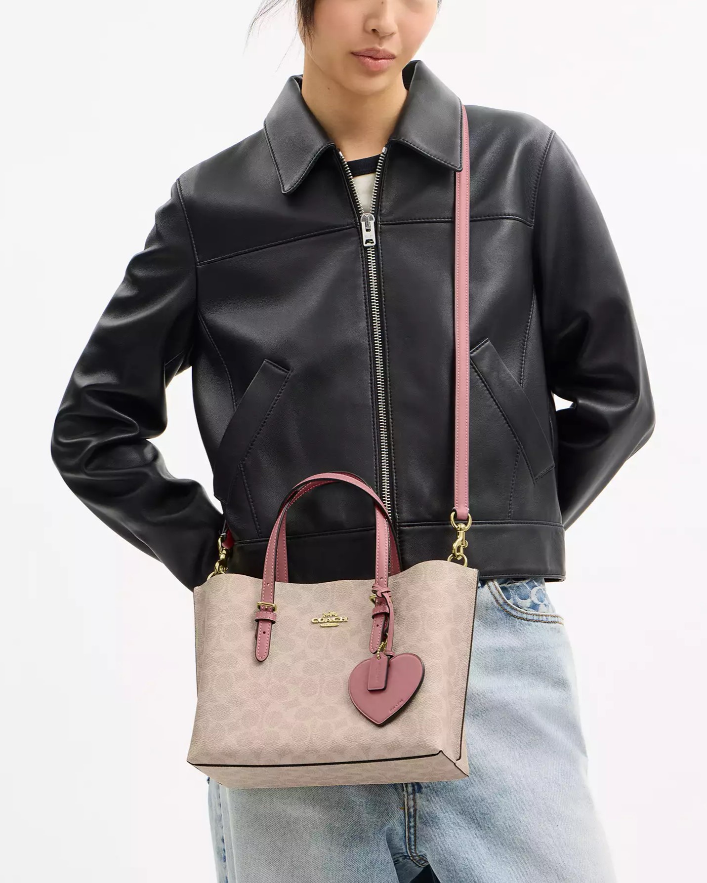 Túi xách Coach Mollie Tote Bag 25 In Signature Canvas With Heart Charm Sand Peony CDF03 2