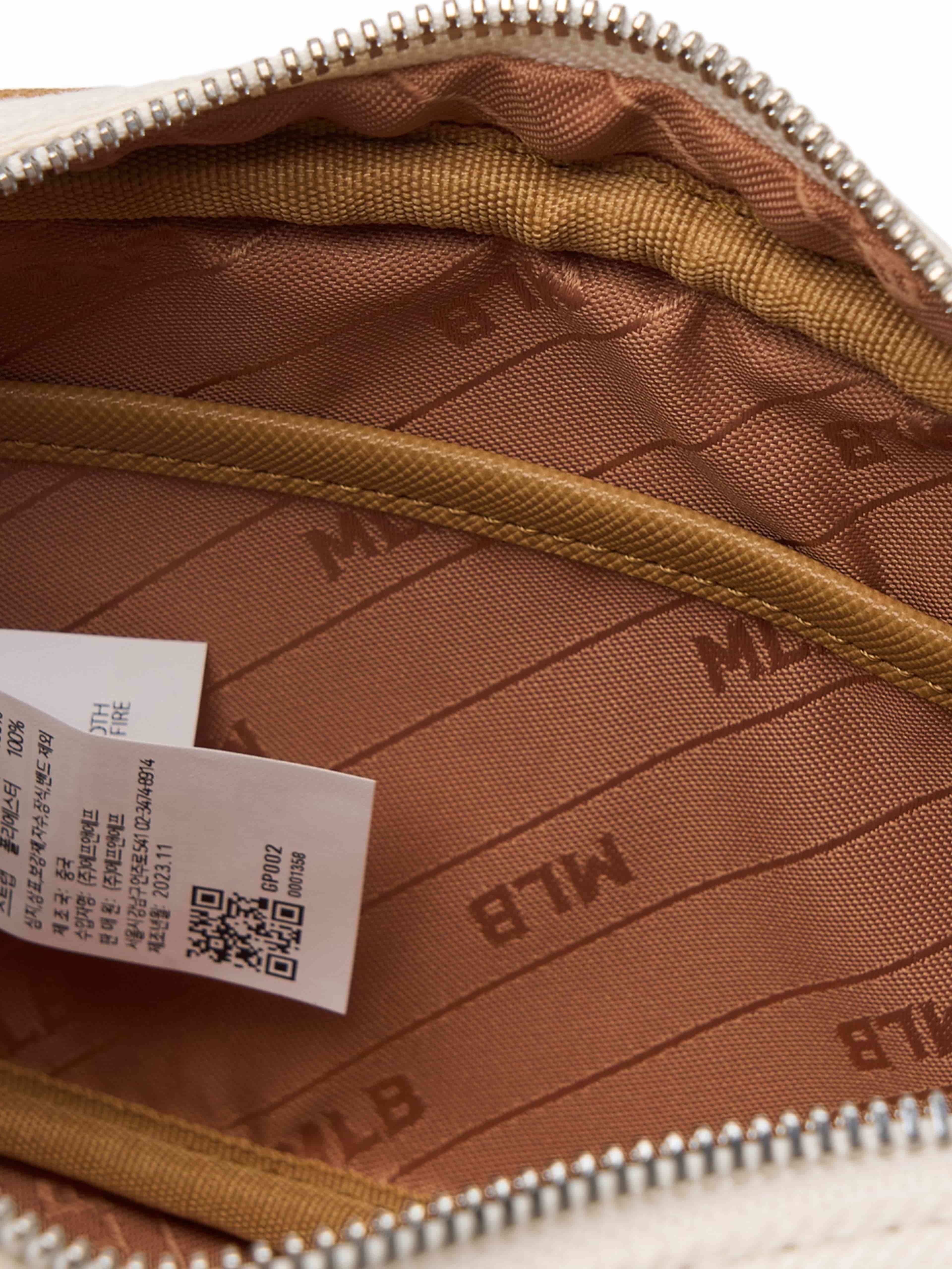 Túi Đeo Chéo màu kem MLB Classic Monogram Jacquard Mini Crossbody New York Yankees 3ACRS014N-50CRD 8