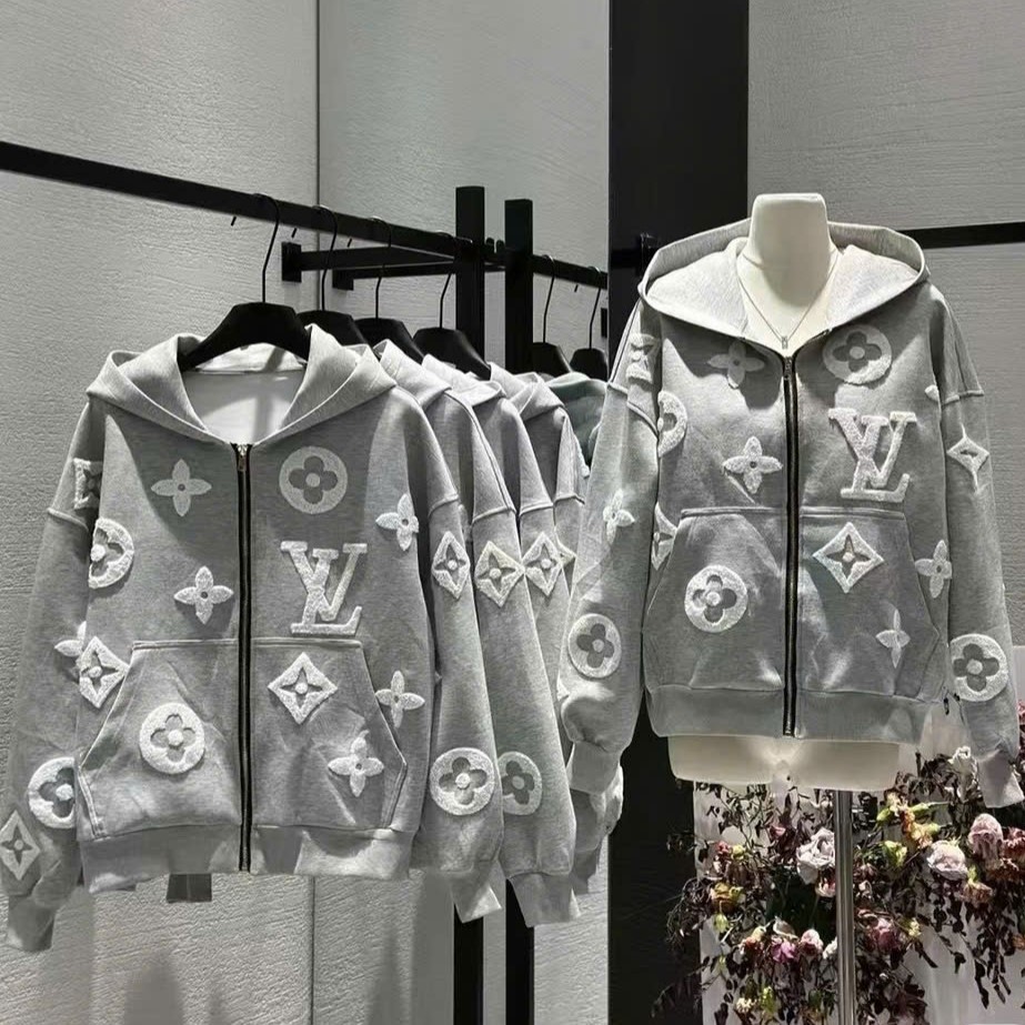Áo khoác nữ xám LV họa tiết nổi 5