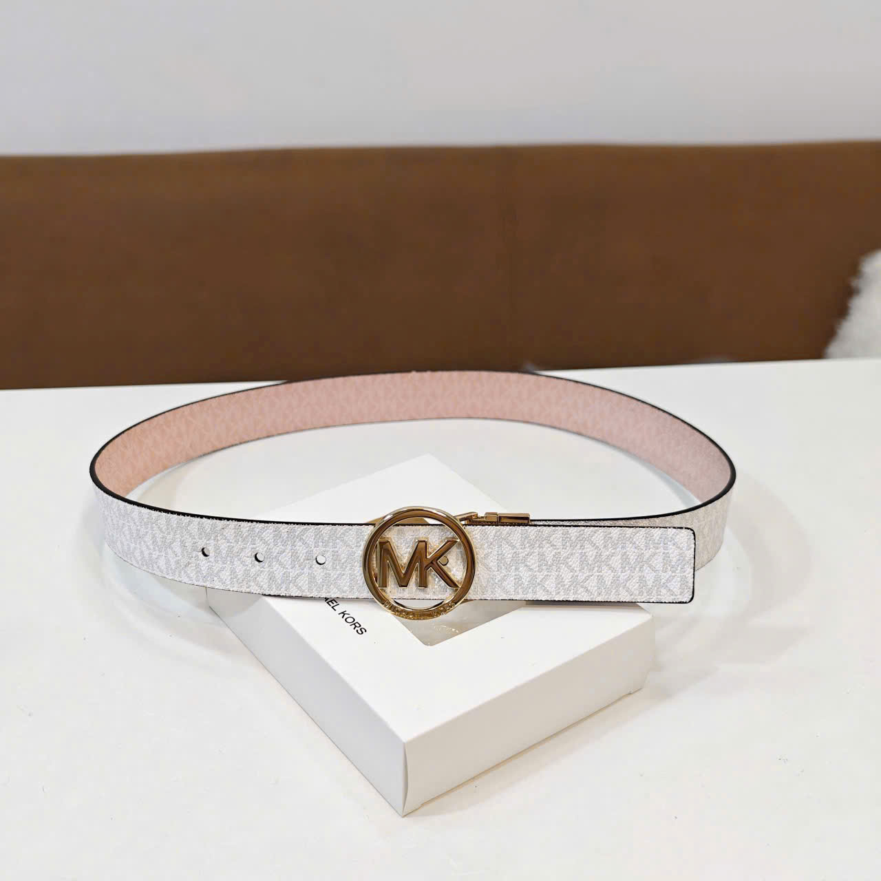 Thắt lưng Michael Kors Round Logo Reversible Signature Logo Belt 9