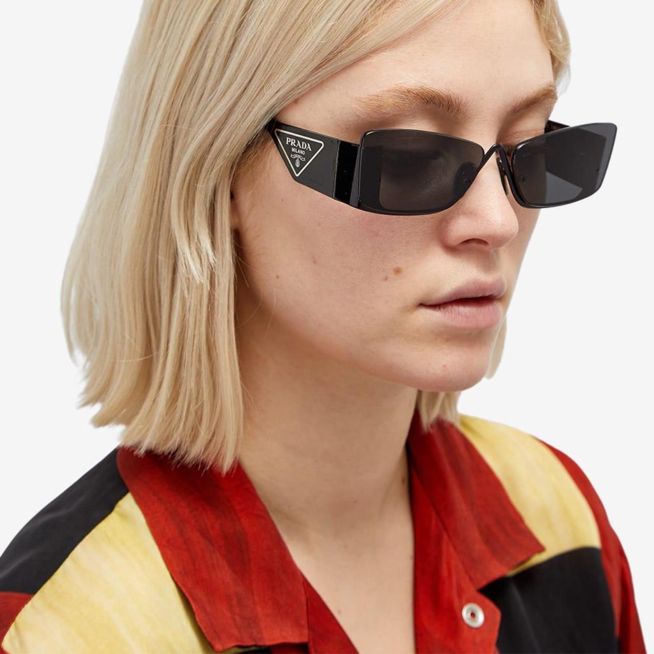 MẮT KÍNH PRADA MILITARY BLACK LENSES RUNWAY SUNGLASSES SPR59Z 2