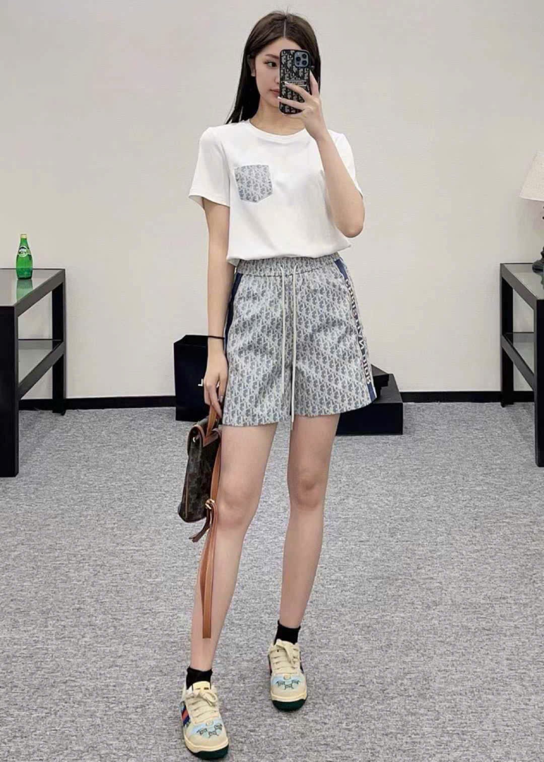 Combo áo thun quần short trắng phối xanh dương Dior 3