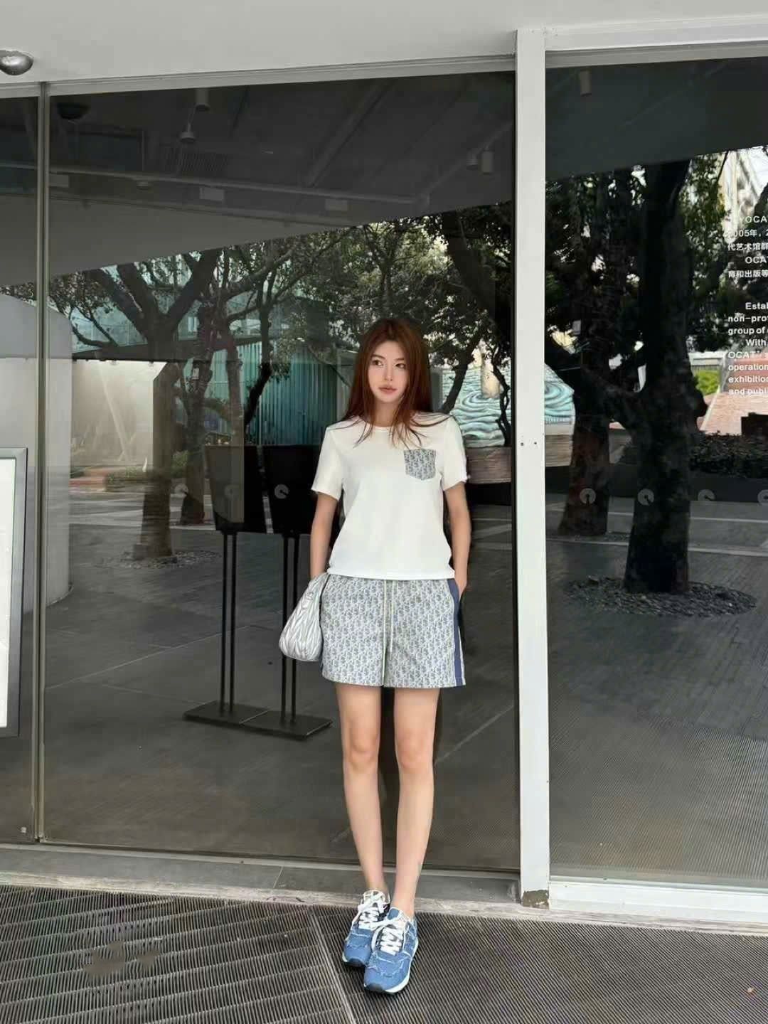 Combo áo thun quần short trắng phối xanh dương Dior 7