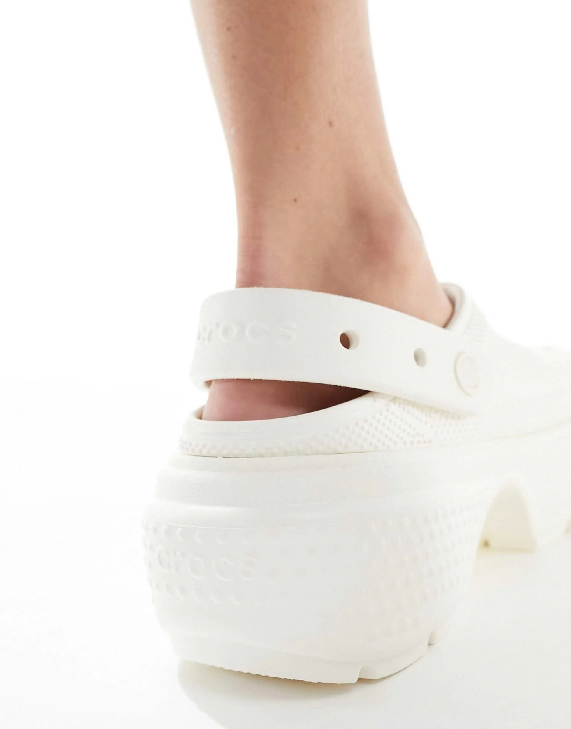 Giày sandal đế cao Crocs Stomp Clog Platform Chalk 8