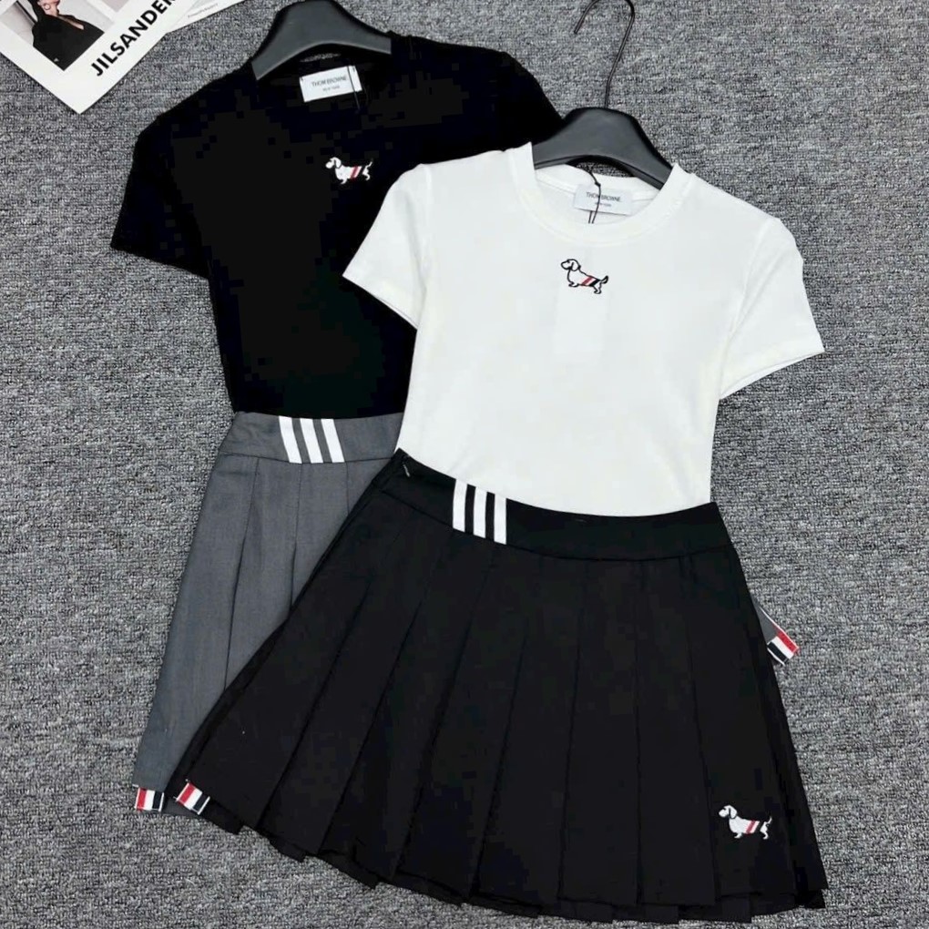 Combo áo thun váy xếp ly Thom Browne 7