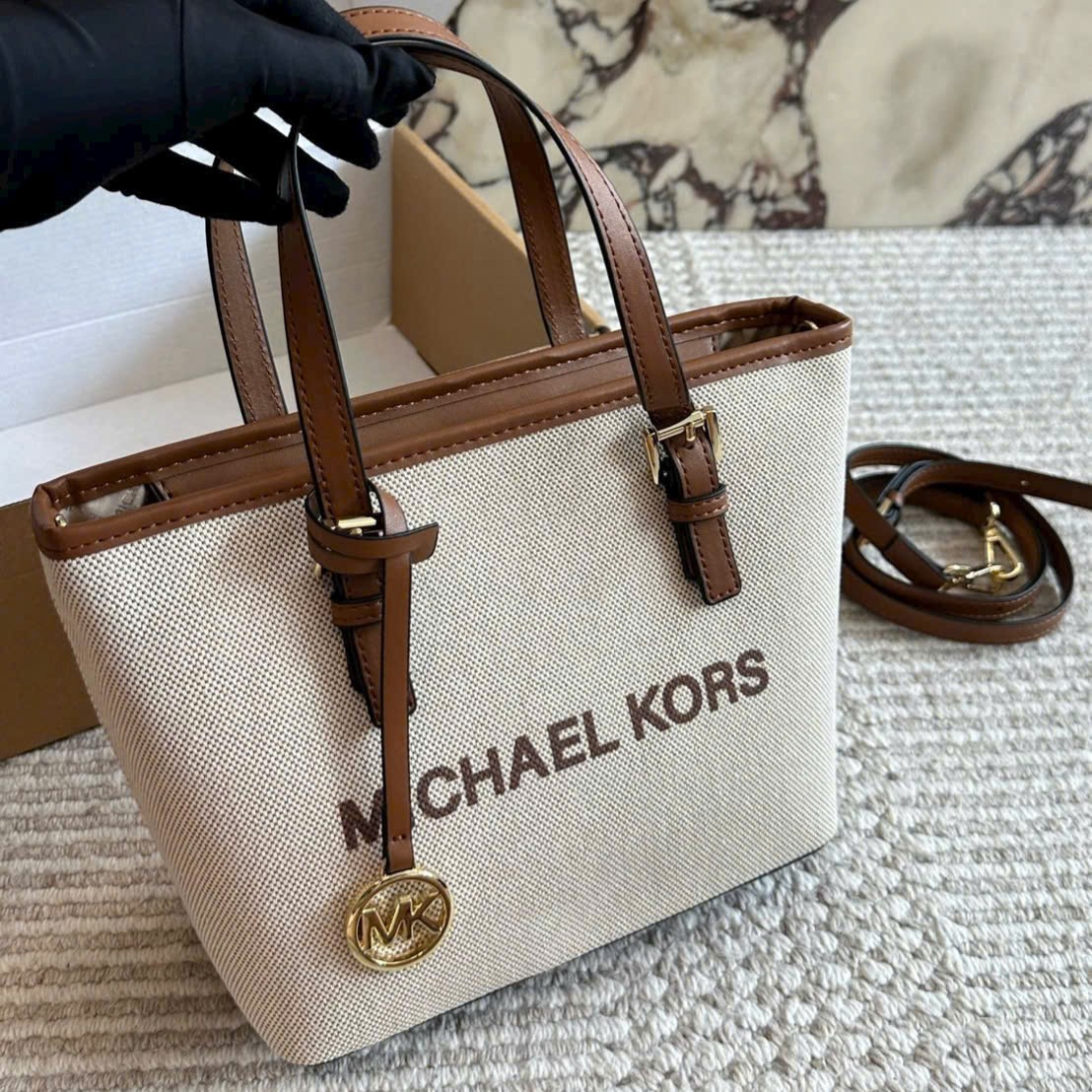 Túi xách Michael Kors Mini tout-bag Jet Set Travel from the canvas Brown 3