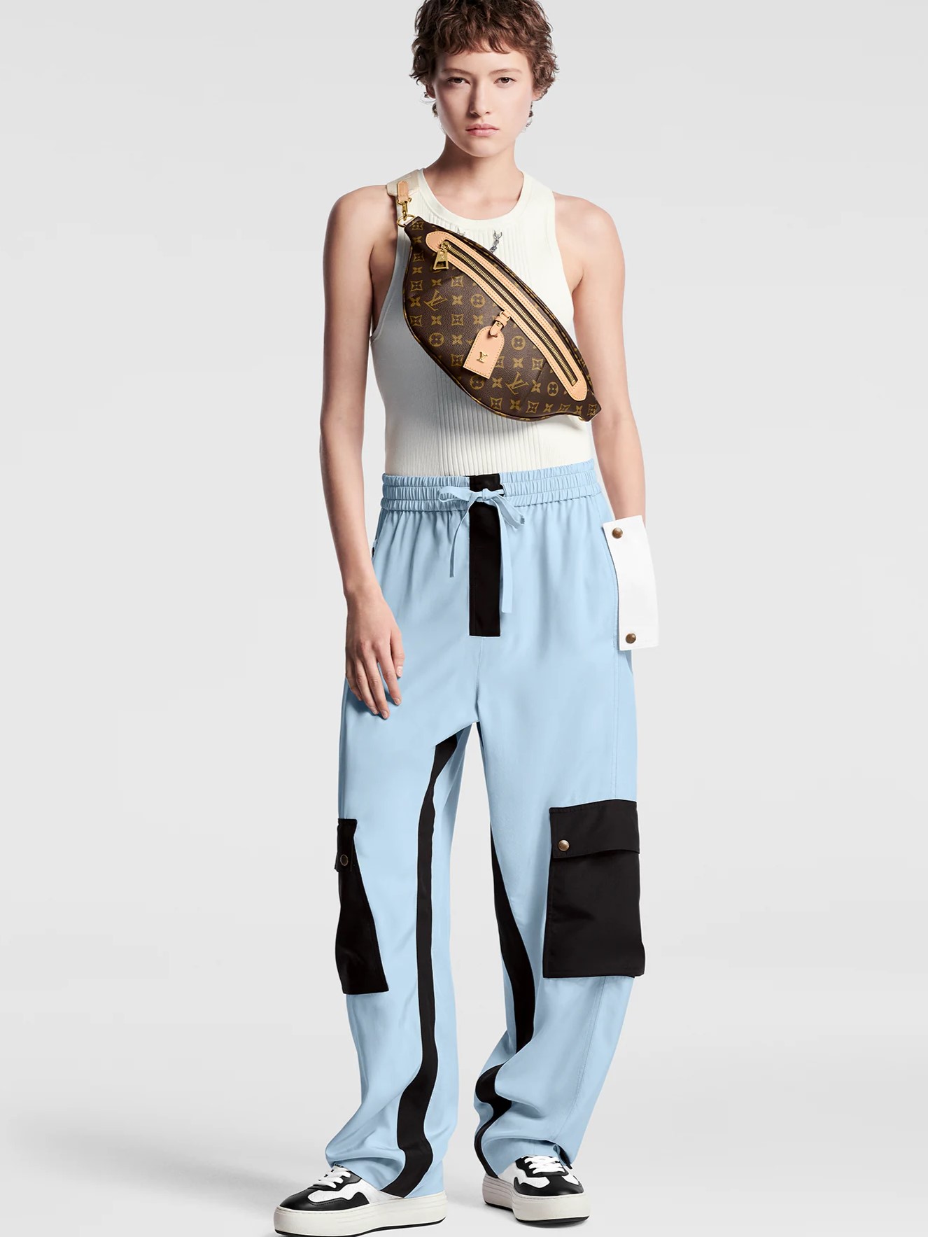 Túi nữ Đeo Hông Louis Vuitton High Rise Monogram Canvas 2