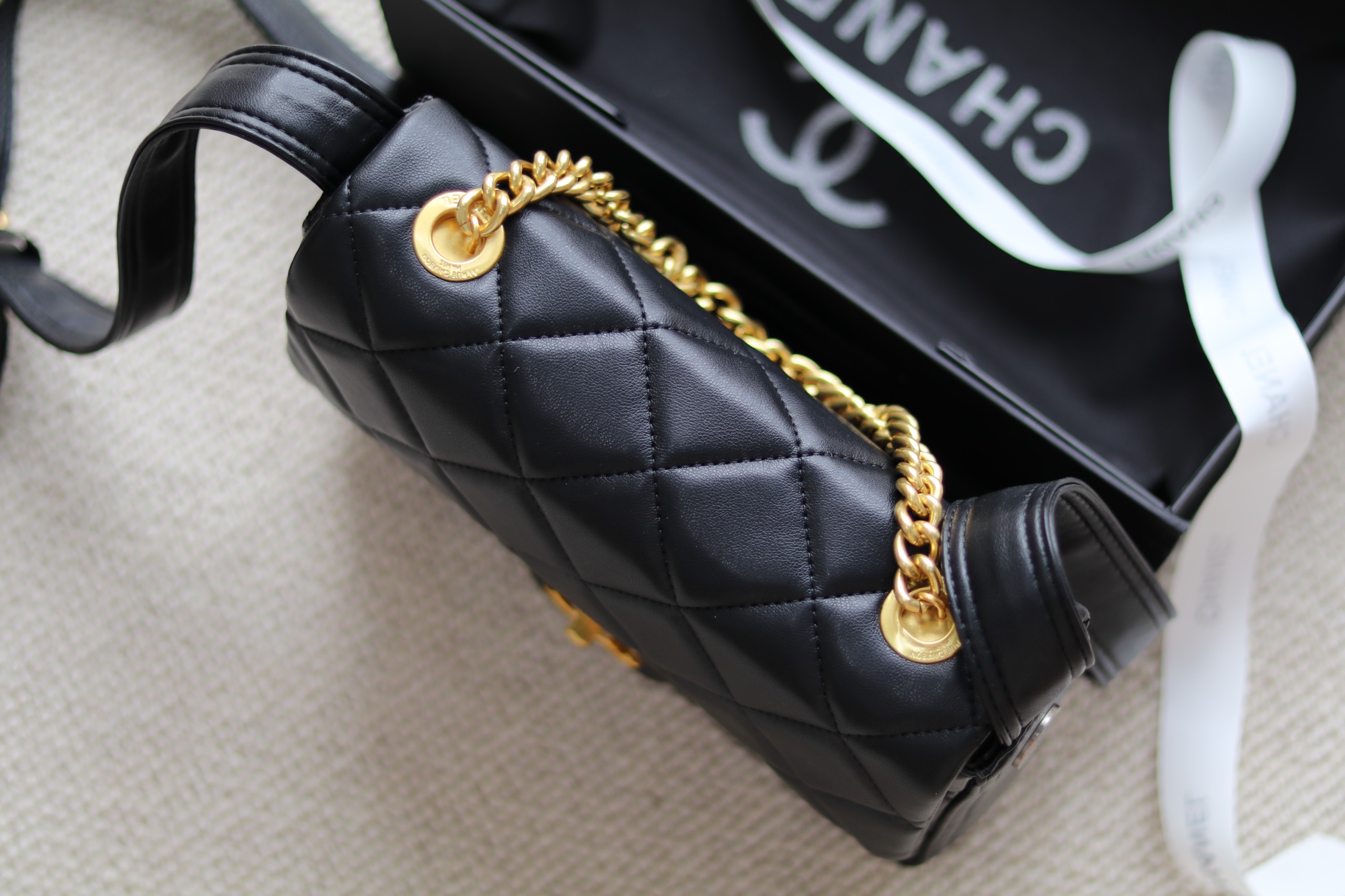 Túi đeo chéo Chanel mini siêu cấp da bê màu đen size 11cm  Túi xách cao  cấp những mẫu túi siêu cấp like authentic cực đẹp