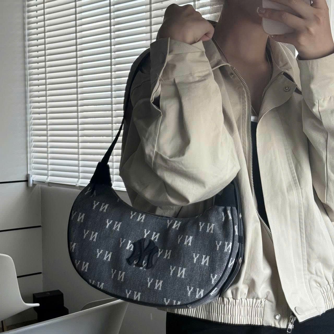 Túi kẹp nách nữ MLB Classic Monogram Vintage Denim Hobo Bag New York Yankees Grey 3ABQMV55N-50CGS 2
