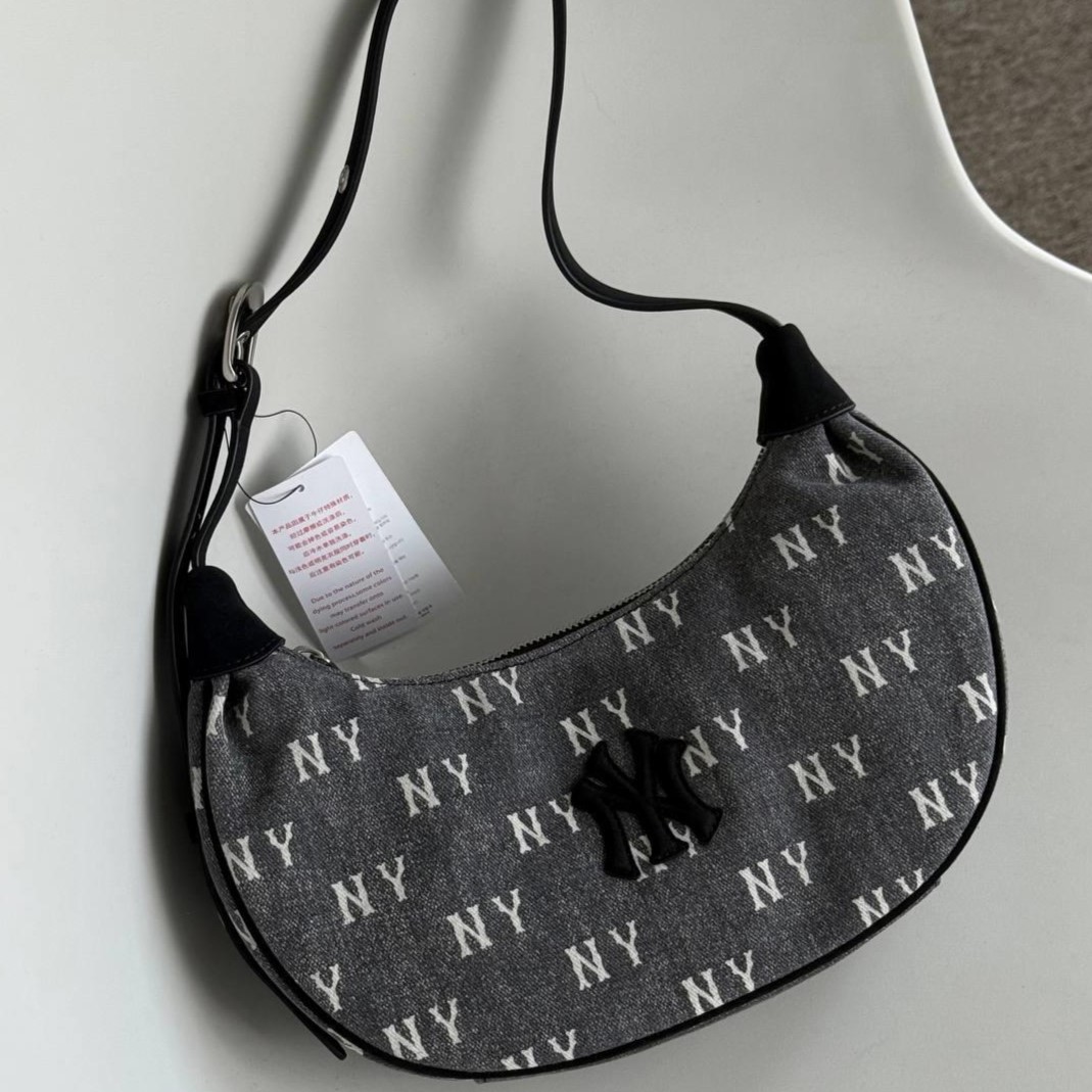 Túi kẹp nách nữ MLB Classic Monogram Vintage Denim Hobo Bag New York Yankees Grey 3ABQMV55N-50CGS 3
