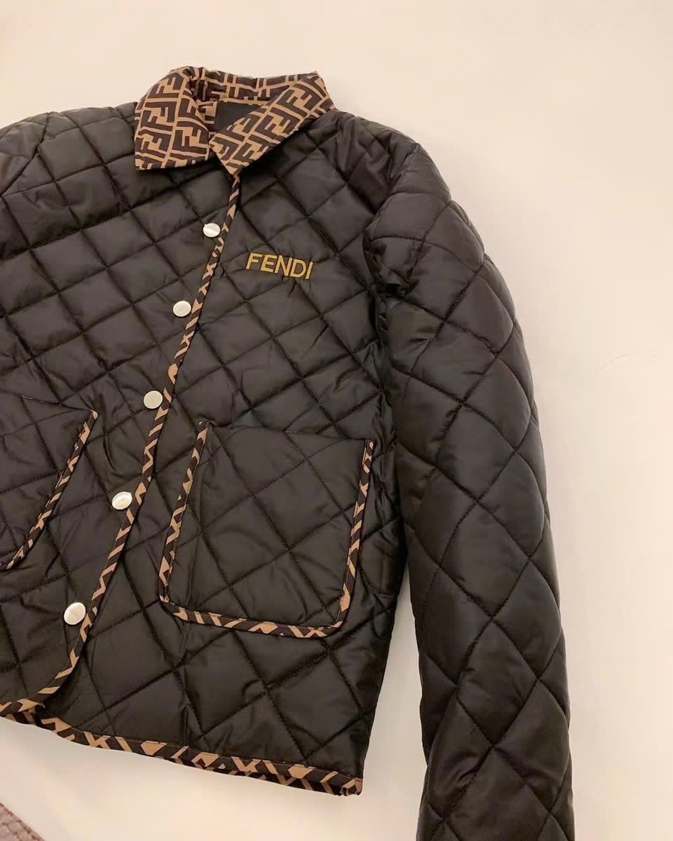 Áo phao Fendi hai mặt nâu và đen 2