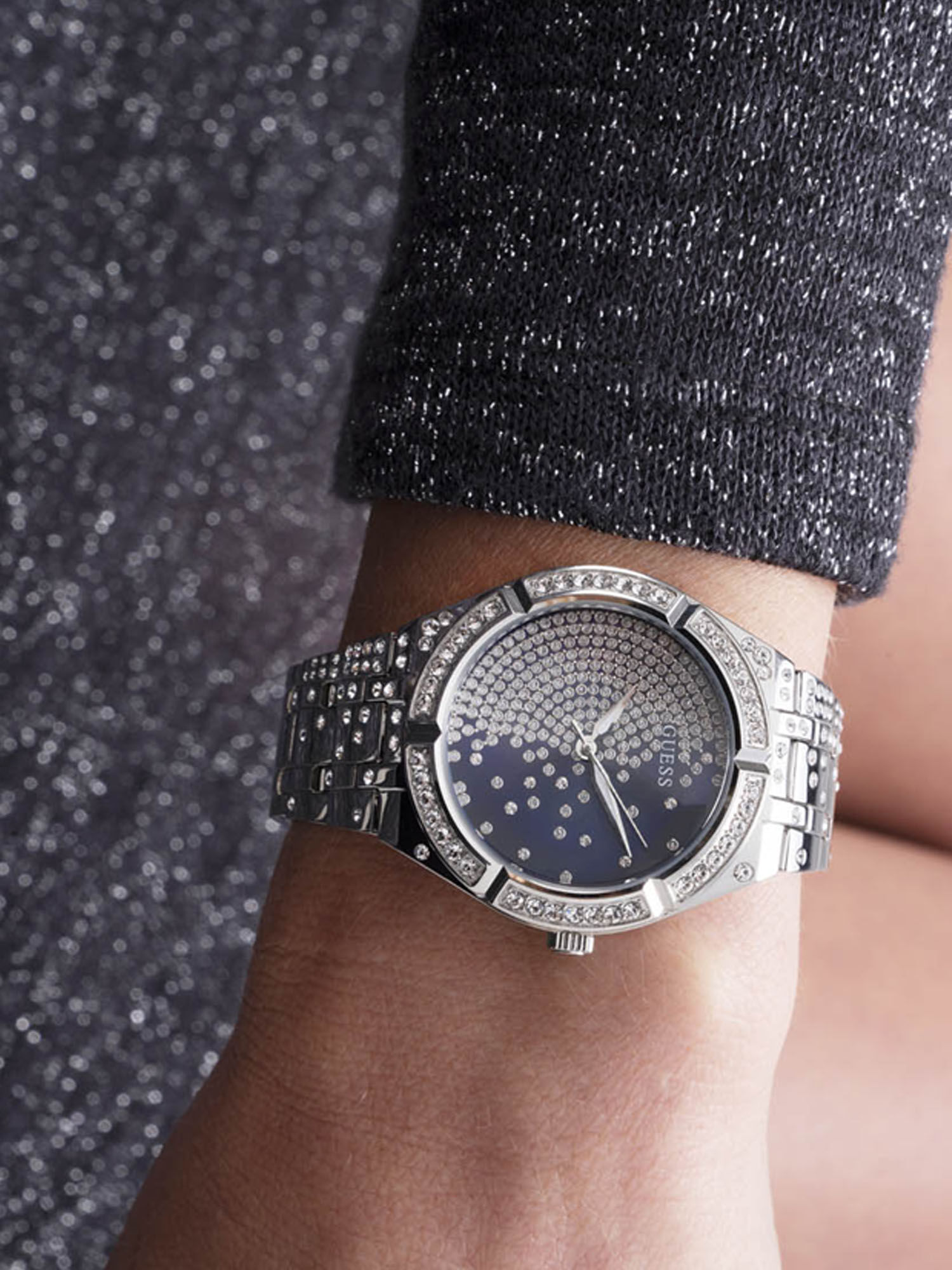 Đồng hồ đeo tay Guess Women Embellished Dial Bracelet Style Straps Analogue Watch GW0312L1 3