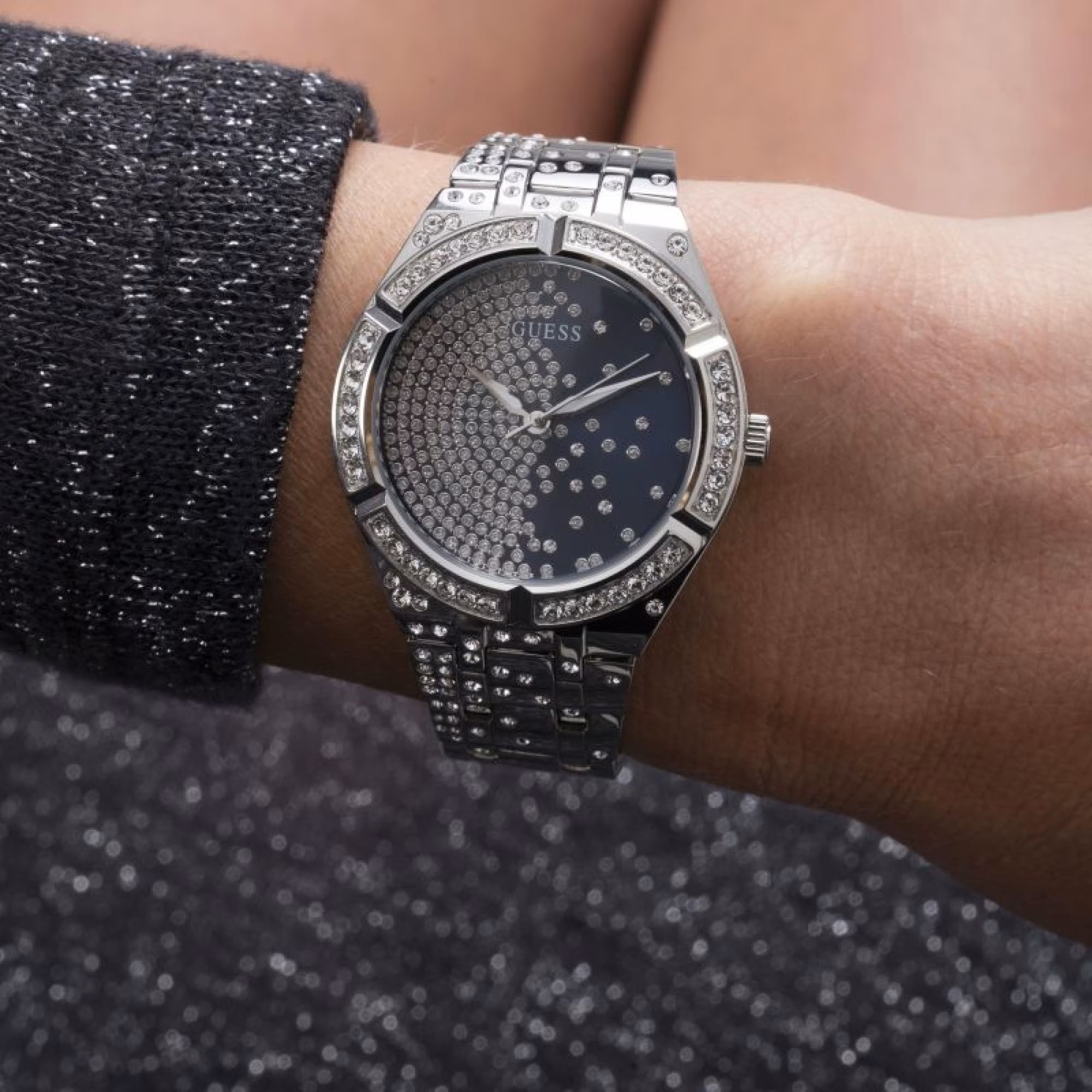 Đồng hồ đeo tay Guess Women Embellished Dial Bracelet Style Straps Analogue Watch GW0312L1 4