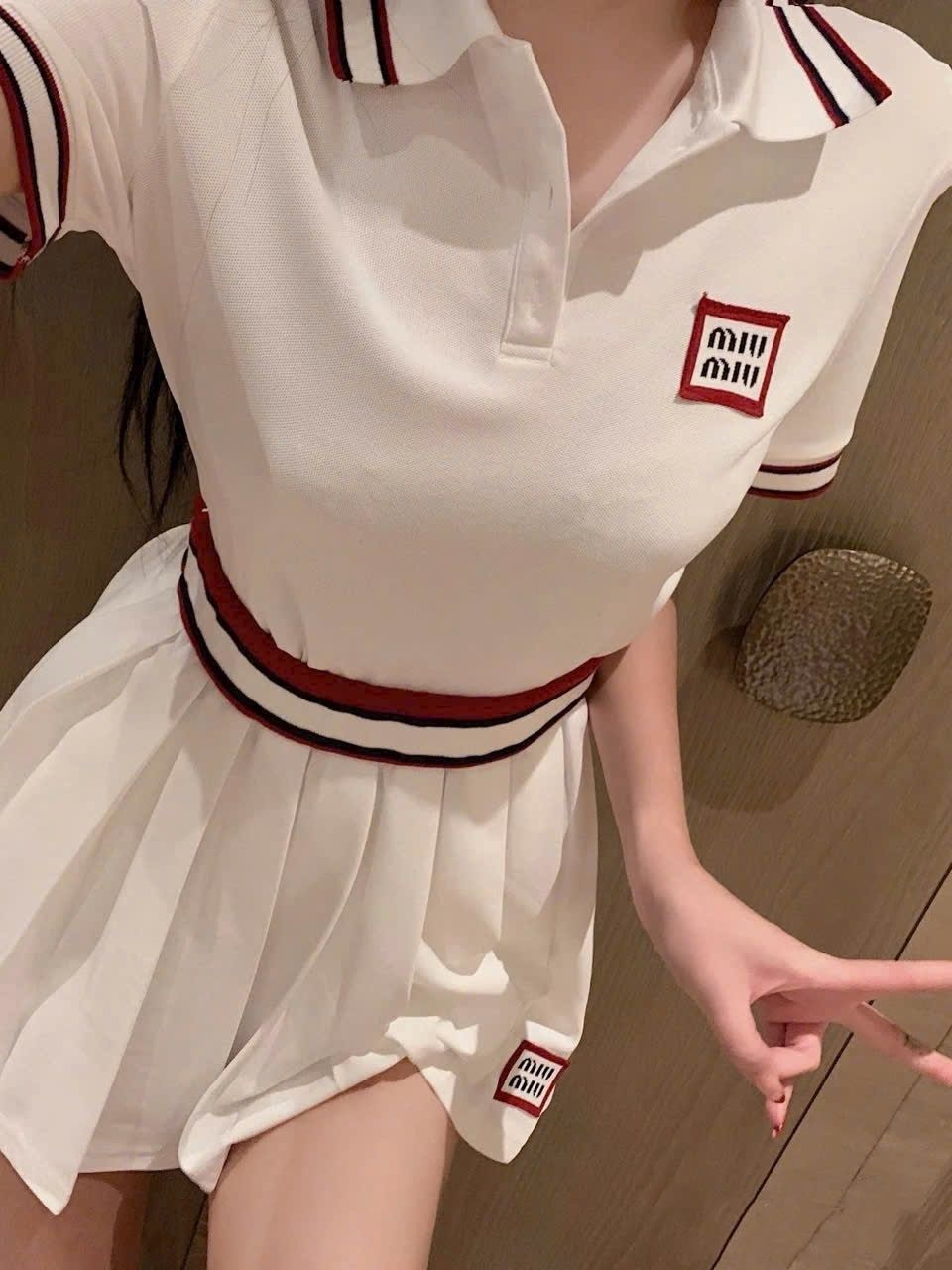 Combo áo váy xếp ly Miu Miu phối viền 2