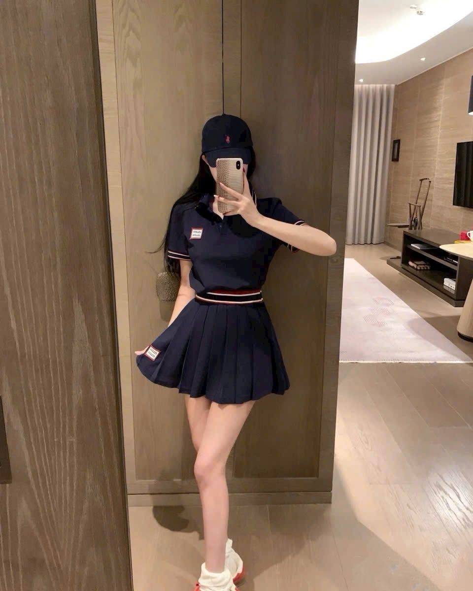 Combo áo váy xếp ly Miu Miu phối viền 8