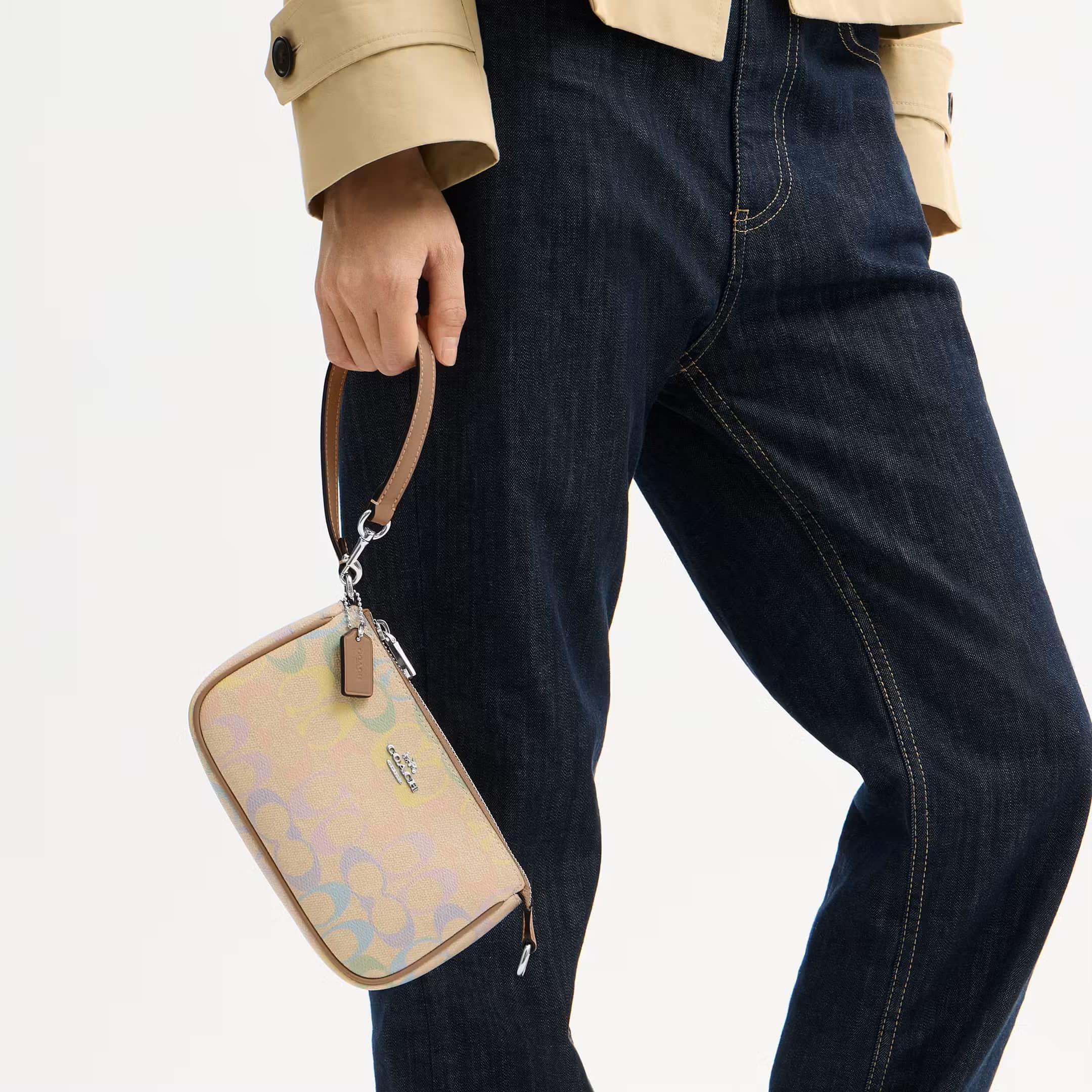 Túi kẹp nách Coach Nolita 19 In Rainbow Signature Canvas Sand Multi CDC38 10