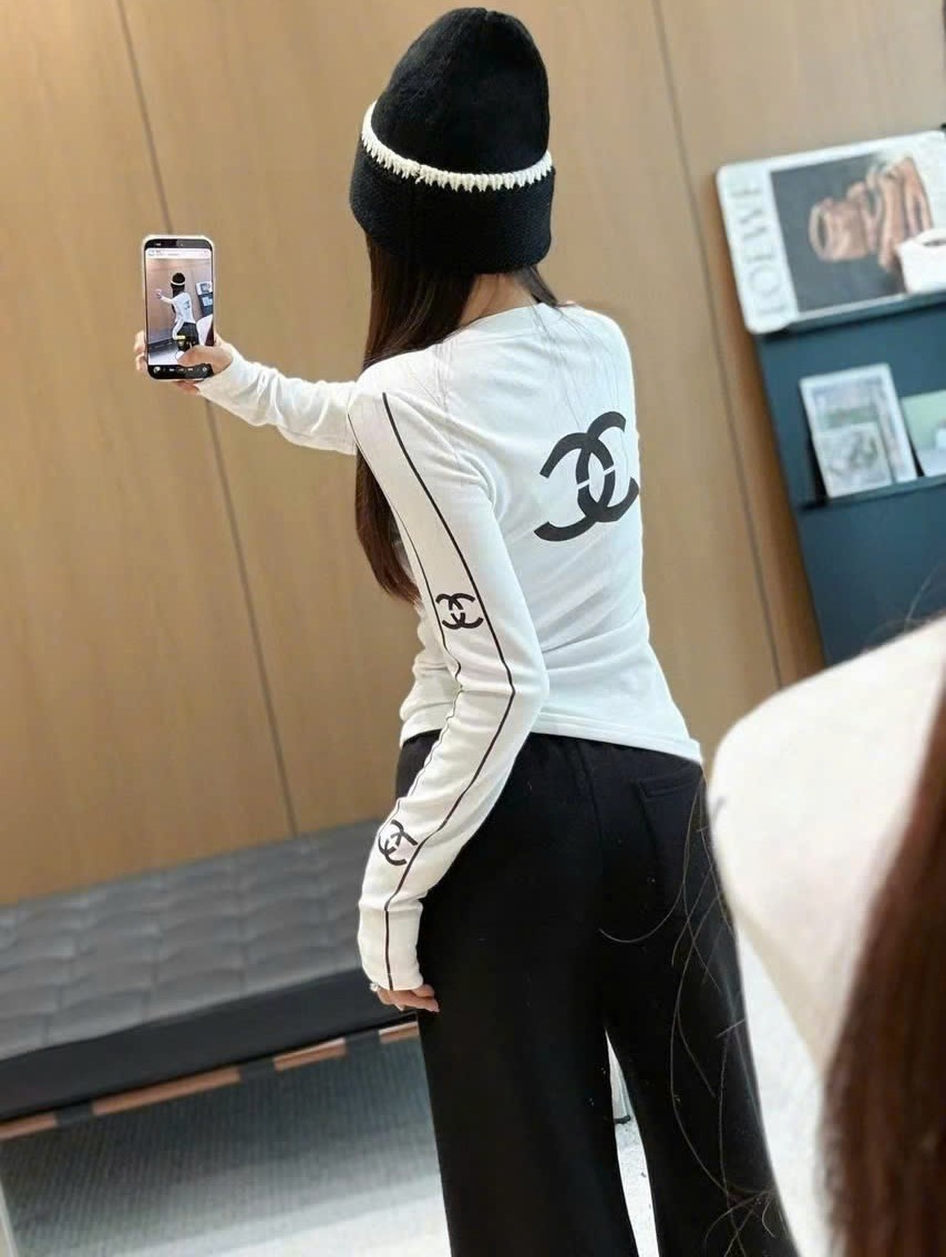 Áo thun nữ Chanel ôm tay dài cổ tròn 4