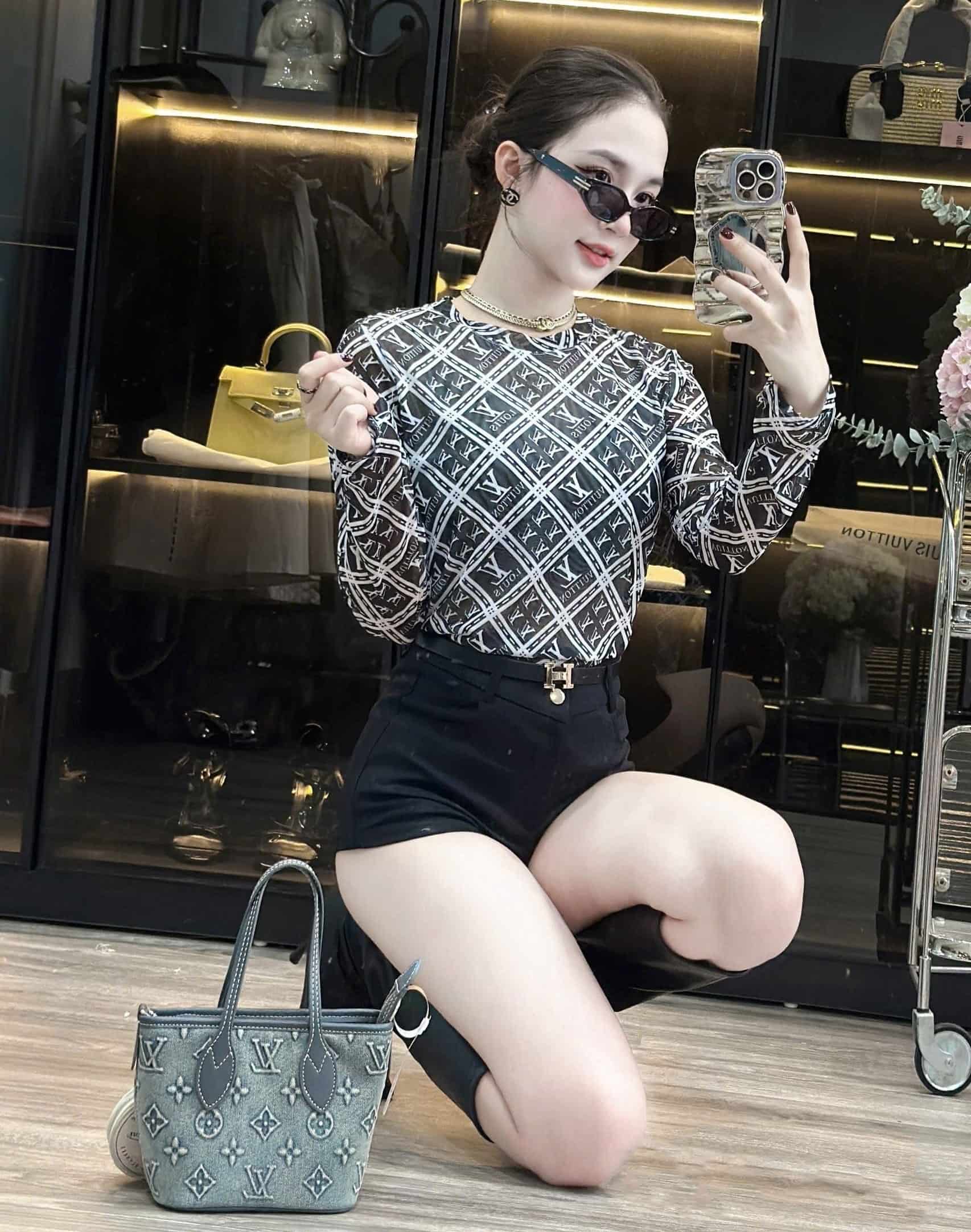 Áo thun ôm tay dài nữ LV phối sọc 7