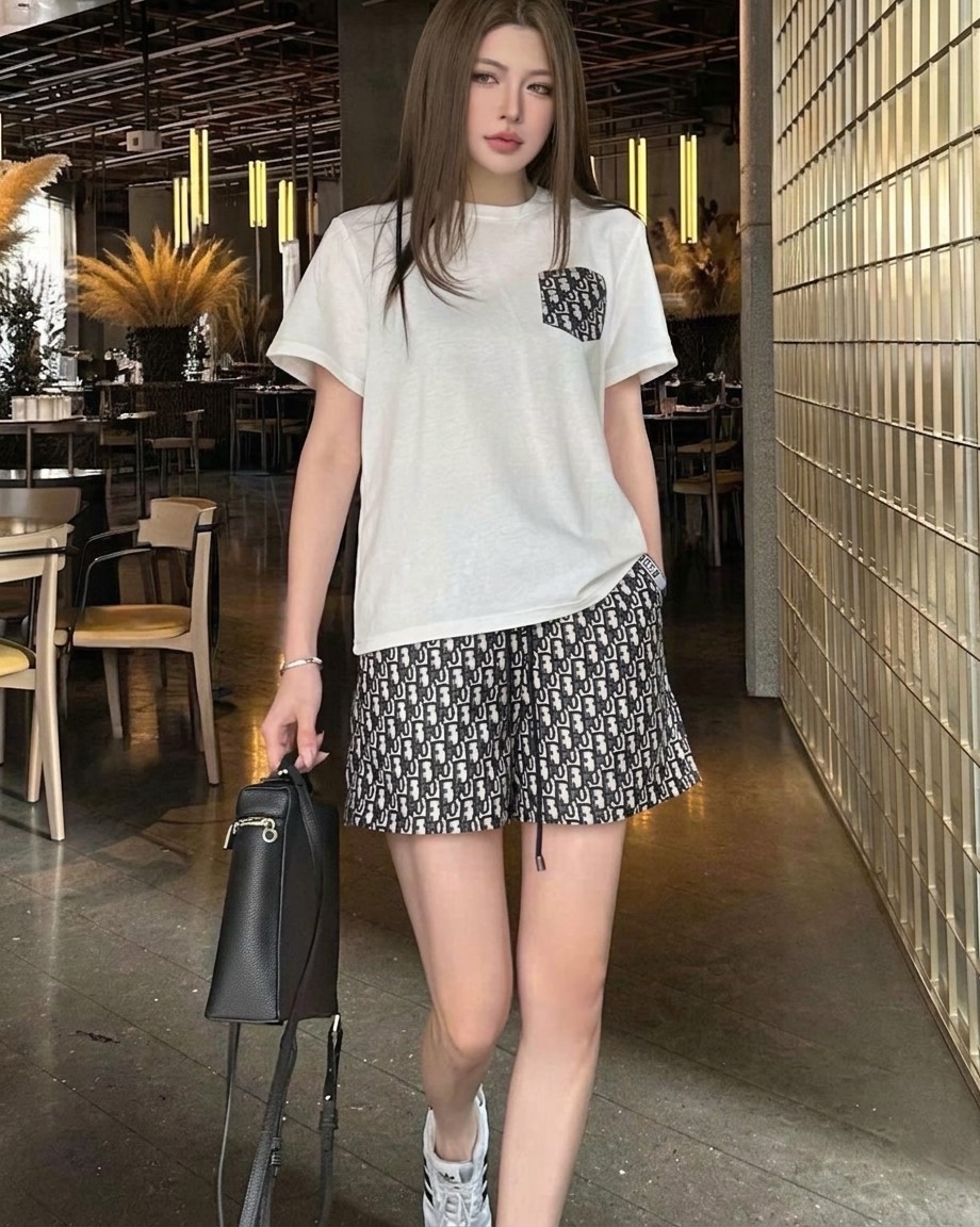 Combo áo thun trắng quần short vải Dior 3