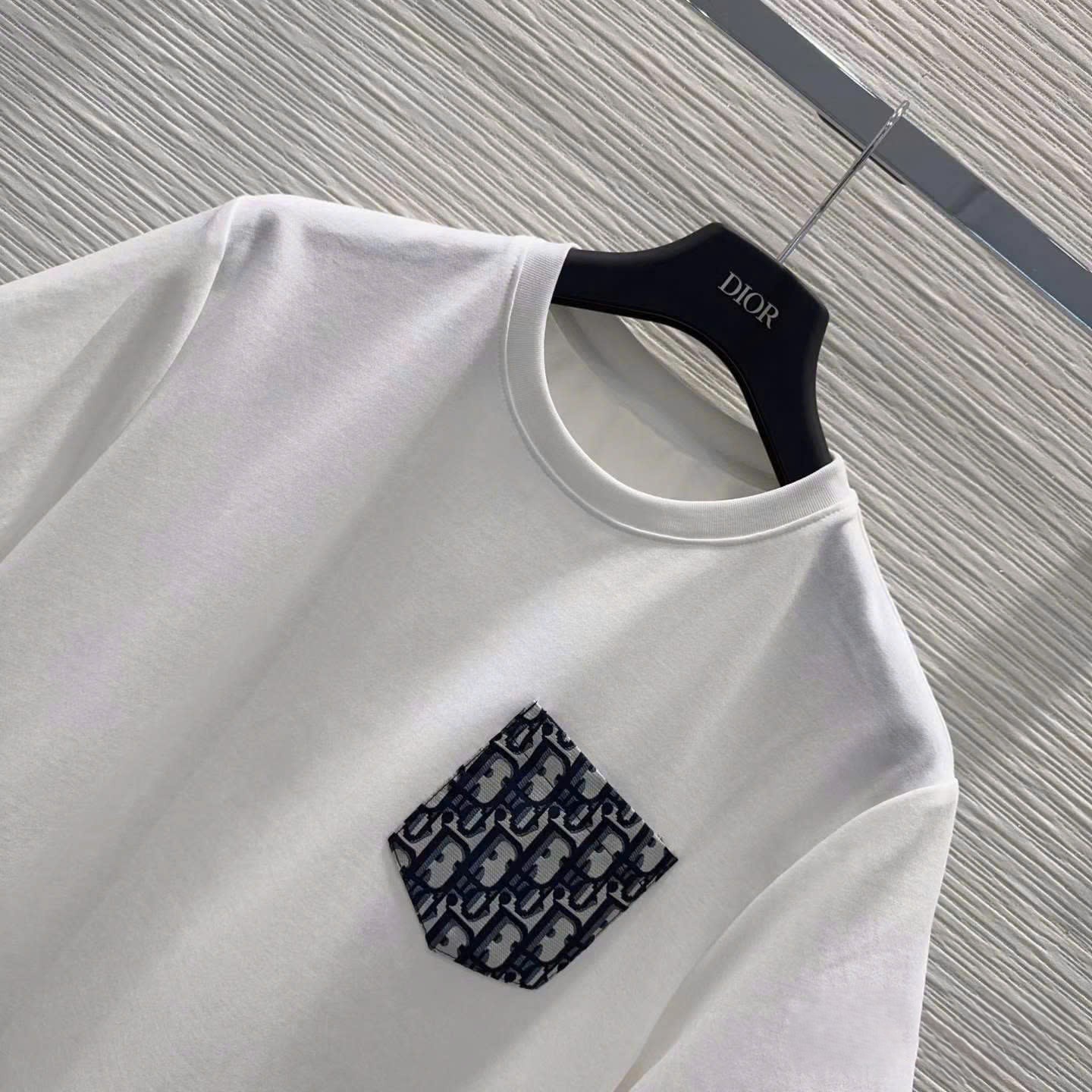 Combo áo thun trắng quần short vải Dior 6