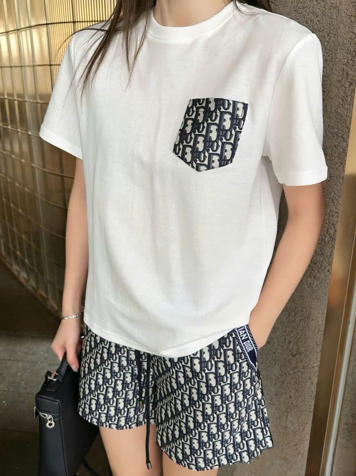 Combo áo thun trắng quần short vải Dior 11