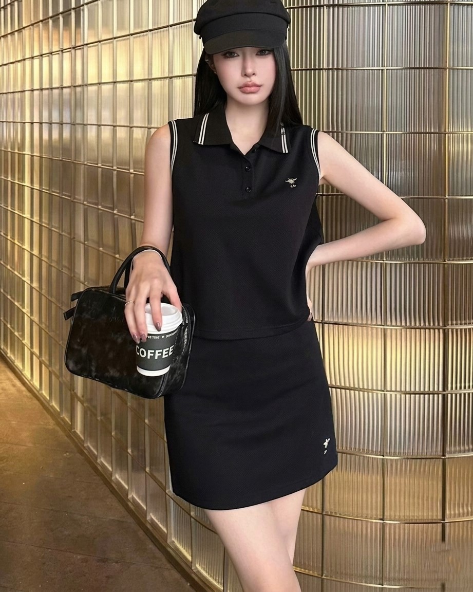 Combo áo sát nách váy ôm ngắn thun trắng và đen Dior 5