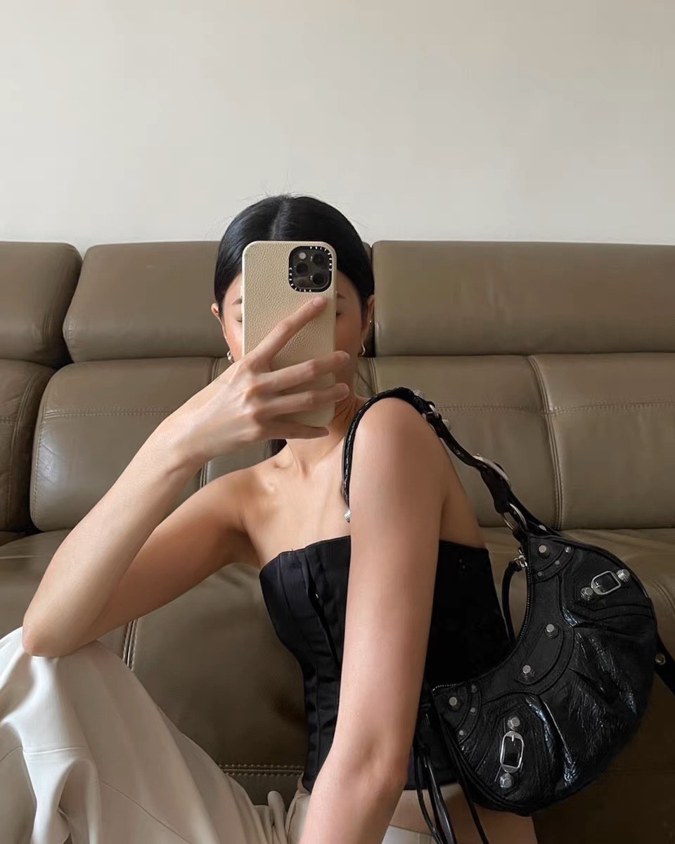 TÚI ĐEO CHÉO BALENCIAGA WOMENS LE CAGOLE XS SHOULDER BAG MÀU ĐEN 18