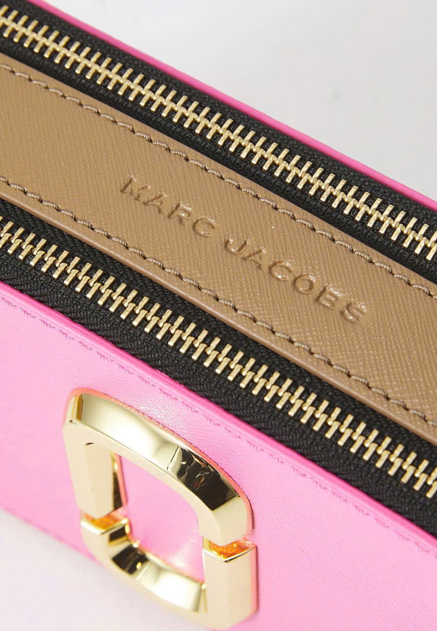 Túi xách đeo chéo Marc Jacobs màu hồng The Colorblock Snapshot Crossbody Bag Bow Pink Mult 3