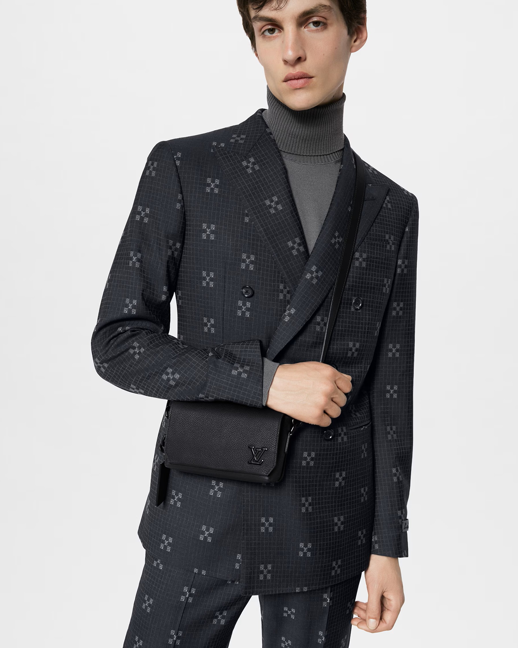 TÚI ĐEO CHÉO NAM MÀU ĐEN LV LOUIS VUITTON FASTLINE WEARABLE WALLET M82085 3