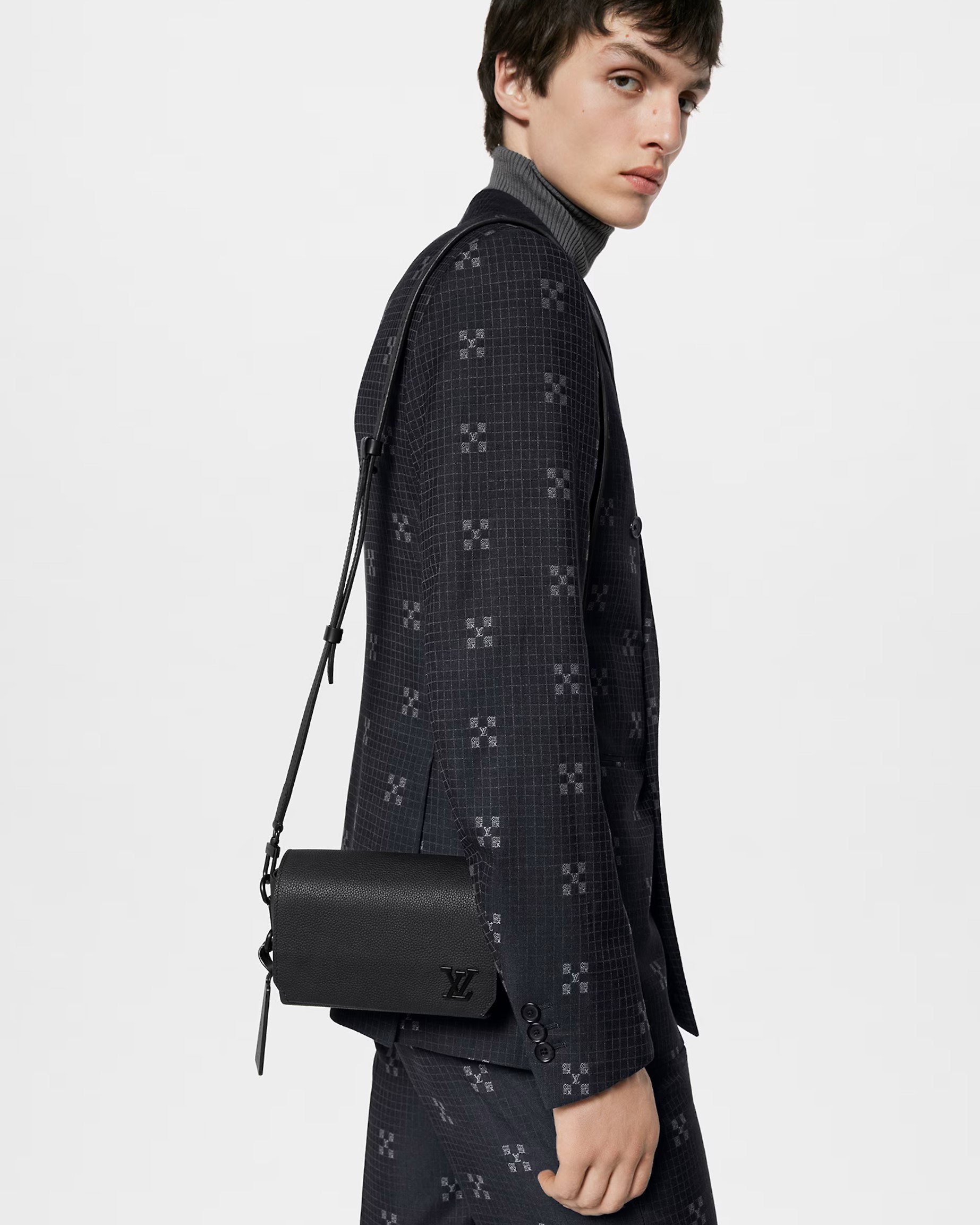 TÚI ĐEO CHÉO NAM MÀU ĐEN LV LOUIS VUITTON FASTLINE WEARABLE WALLET M82085 5